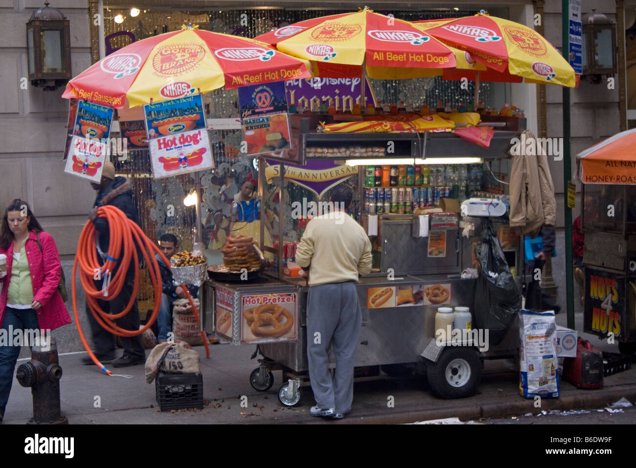 Traditional hot dog stand in New York Stock Photo