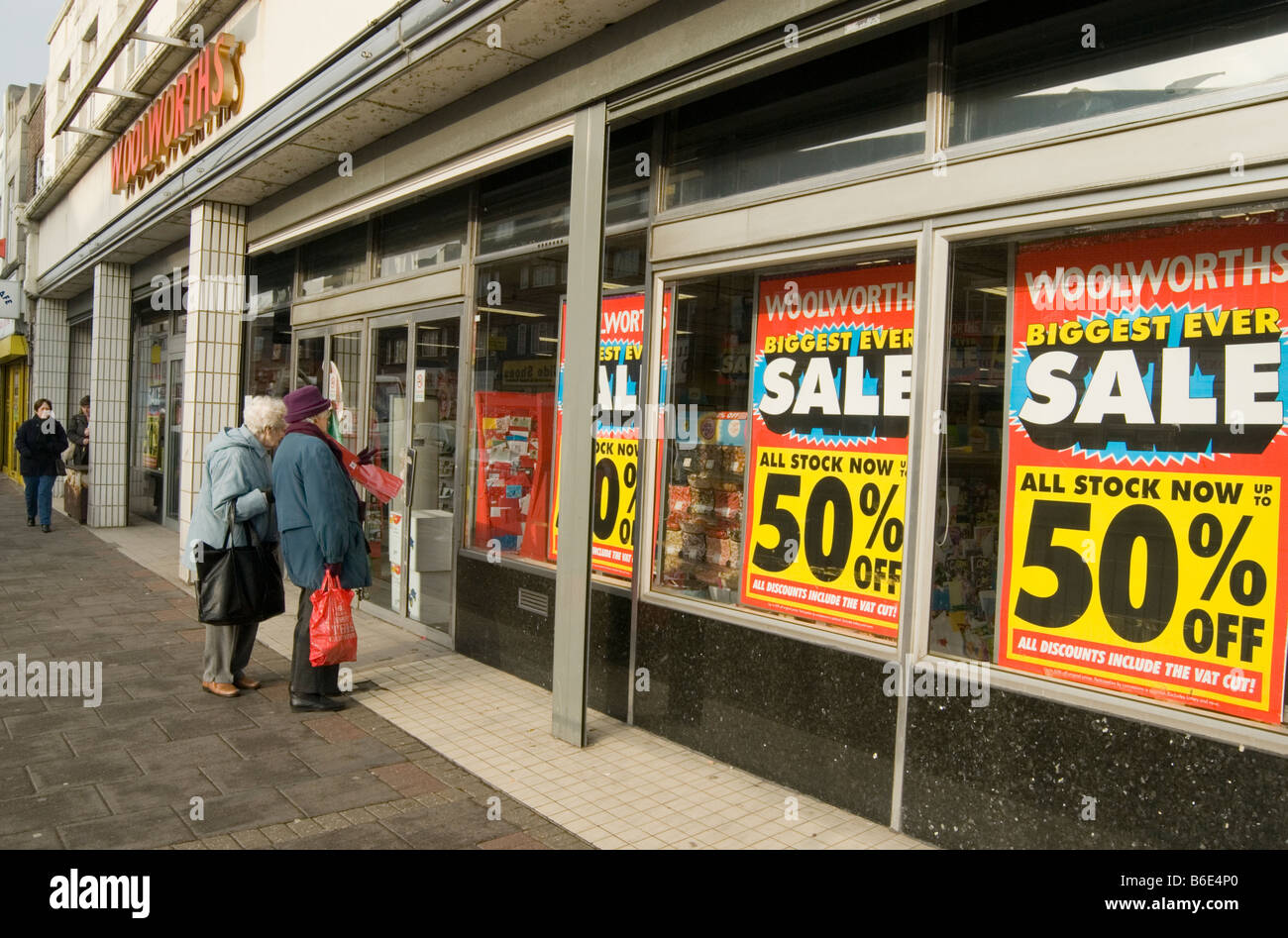 Woolworths closing down sale closed credit crunch london hires stock photography and images Alamy