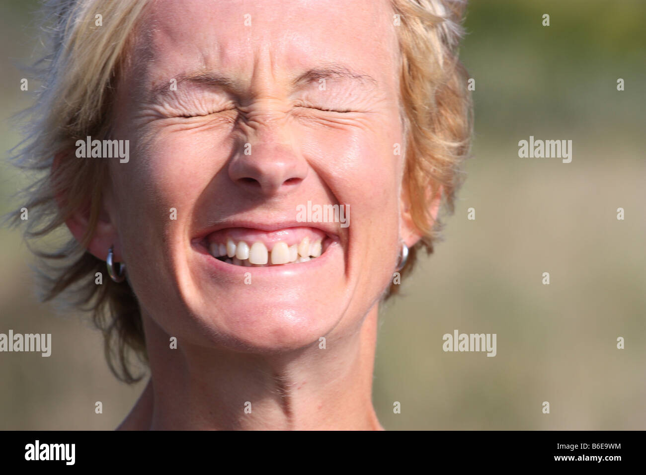 超希少 2000ss eyes closed tight’ Eyes shut tight hi-res stock photography and images - Alamy
