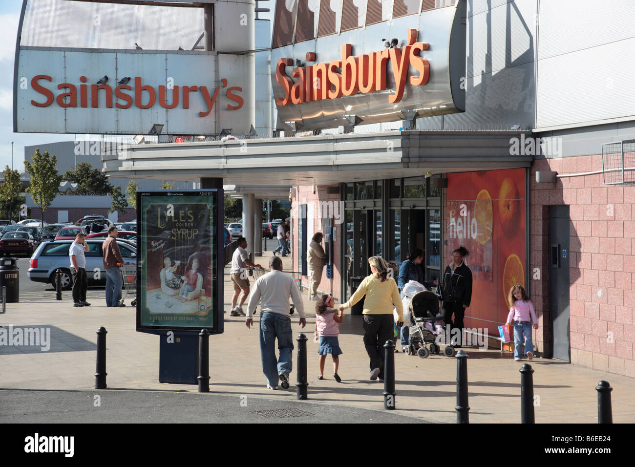 Castle vale retail park birmingham hires stock photography and images