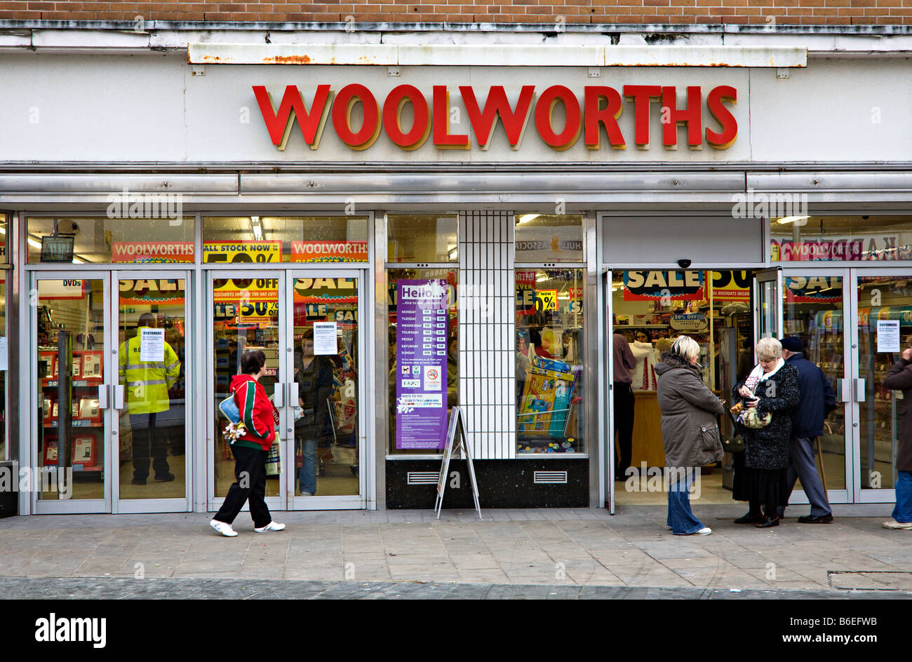 Woolworths shop front closing down sale sign Ebbw Vale Wales UK Stock Photo
