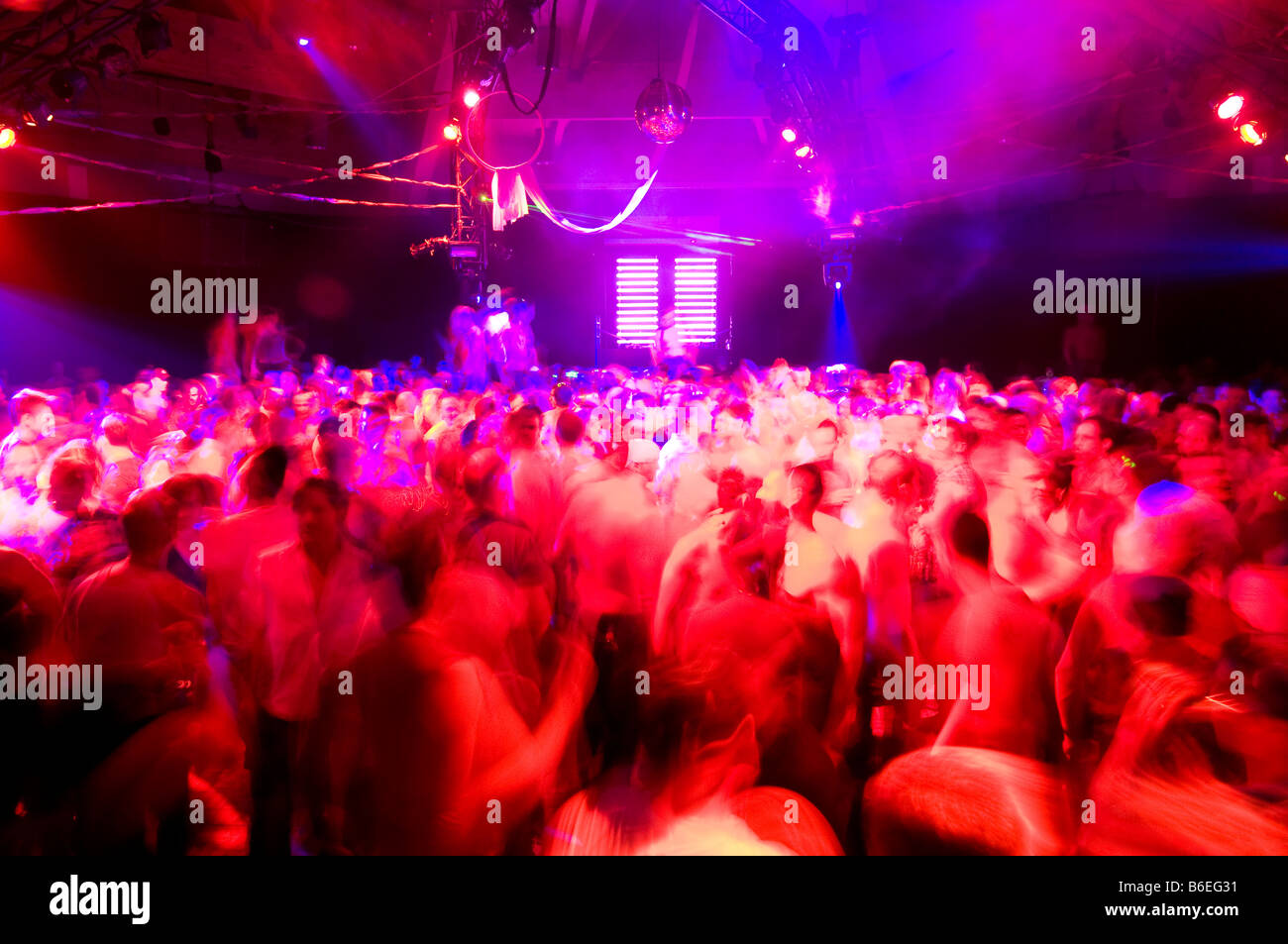 Rave scene hi-res stock photography and images - Alamy