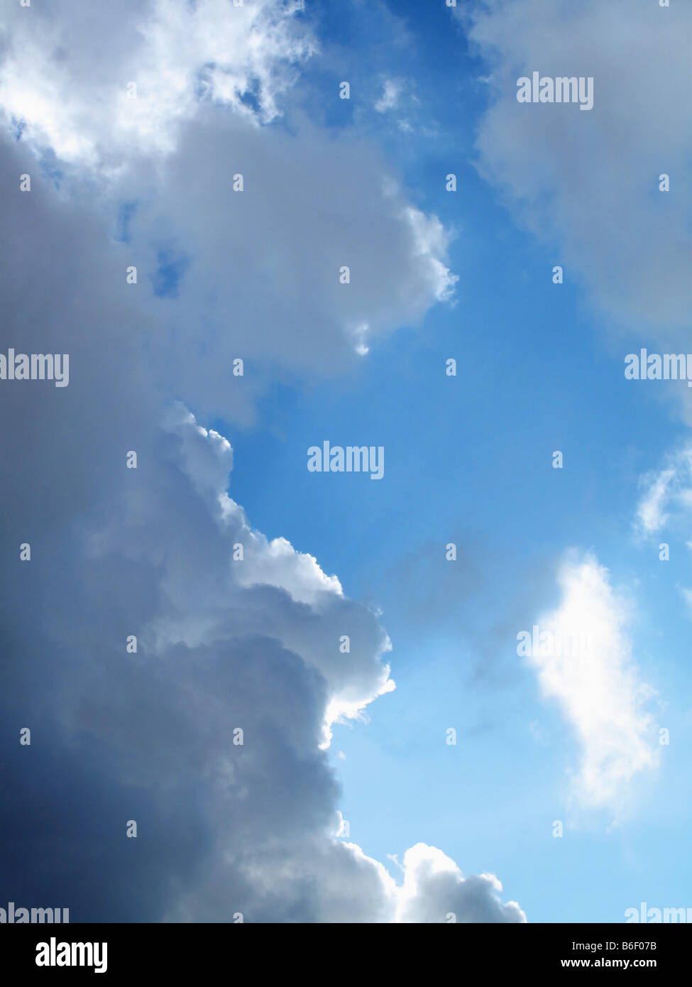 Stormy clouds hi-res stock photography and images - Alamy