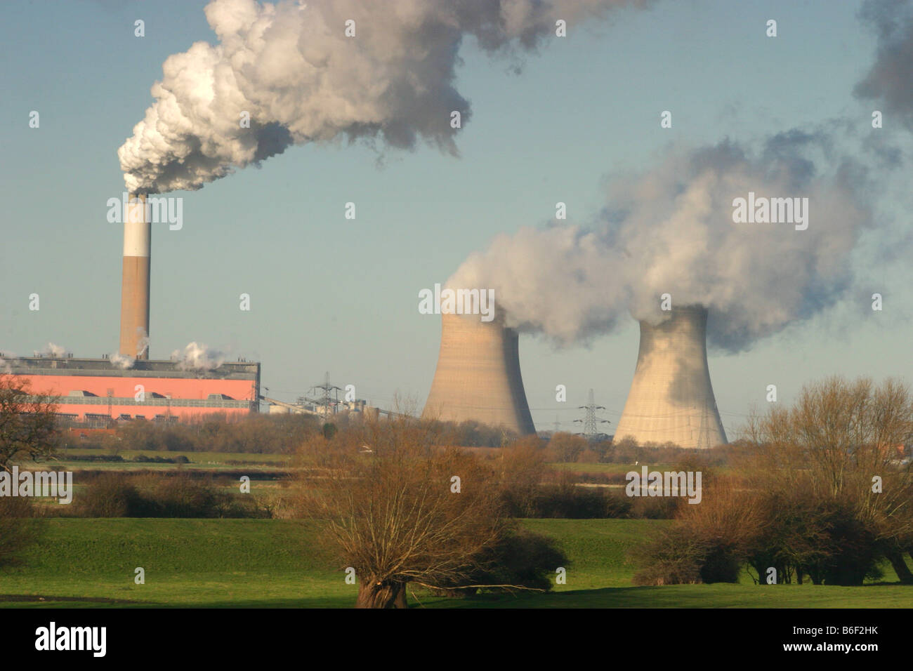 cottam power station in the trent valley providing electricity to the east midalnds Stock Photo