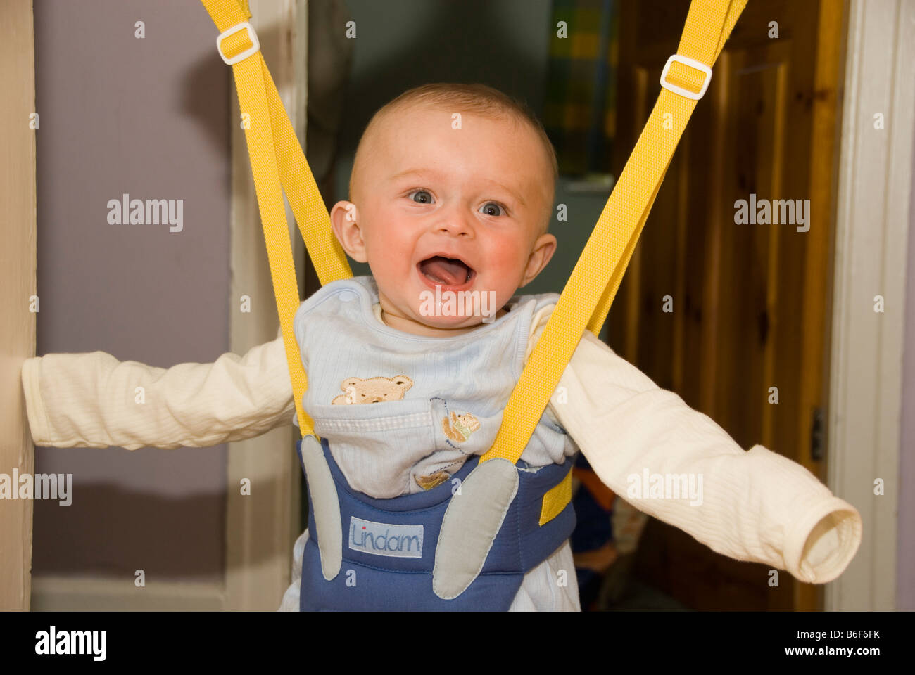 Baby door bouncer hi res stock photography and images Alamy
