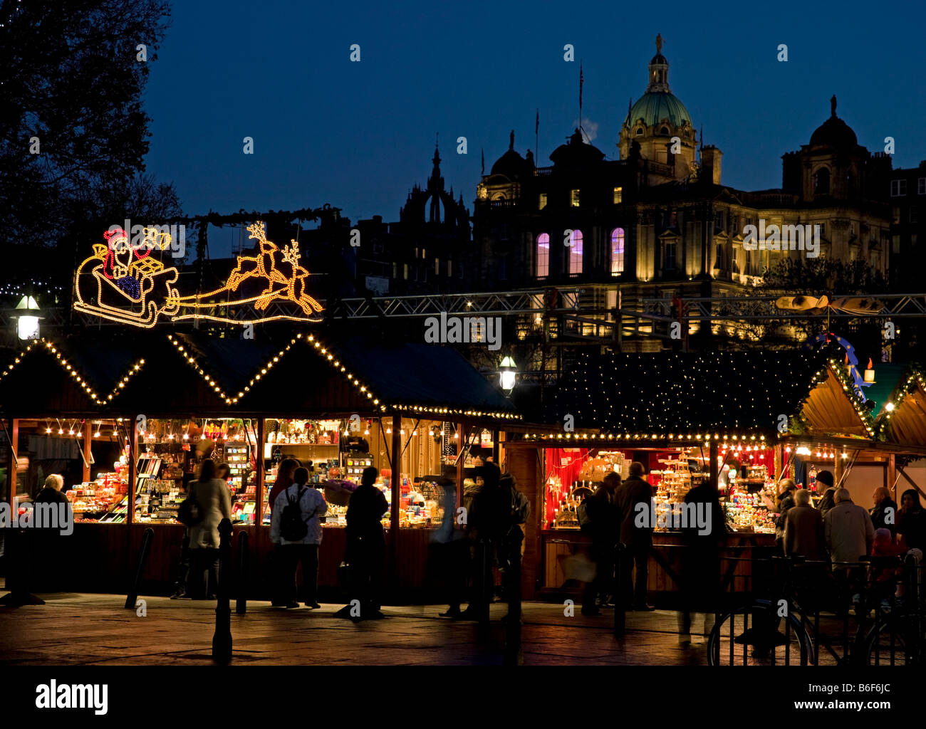 German Market Stalls at the Mound during Christmas festive season,Edinburgh, Scotland, UK, Europe Stock Photo