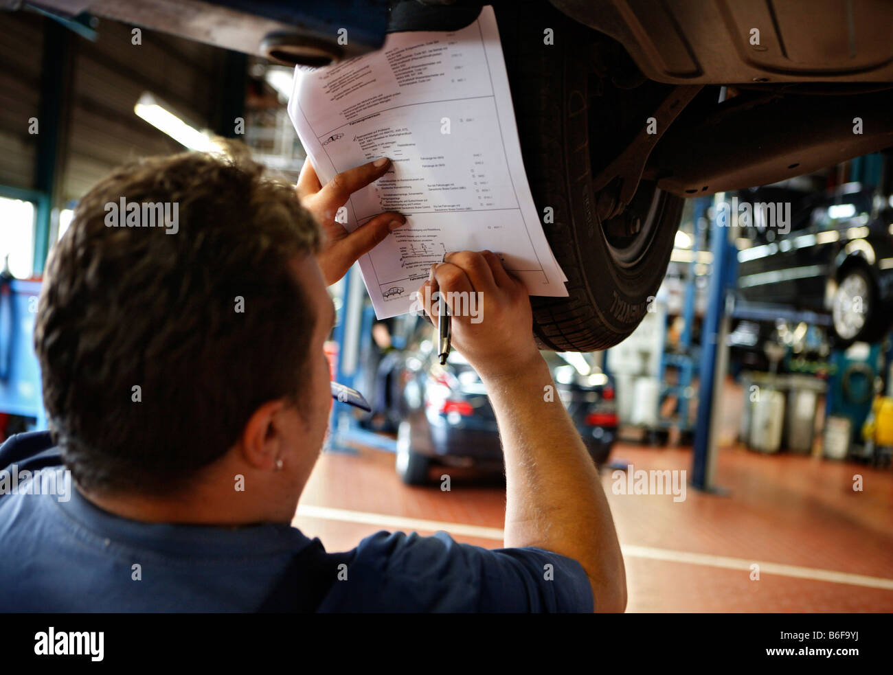 Written Documentation Of Completed Work On A Mercedes E 3 In The Stock Photo Alamy