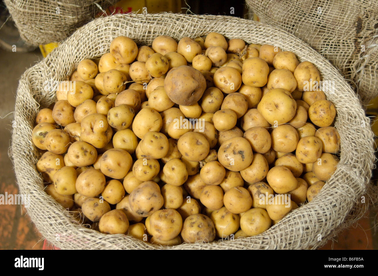Second Grade Potatoes by Weight - order the best from Varus