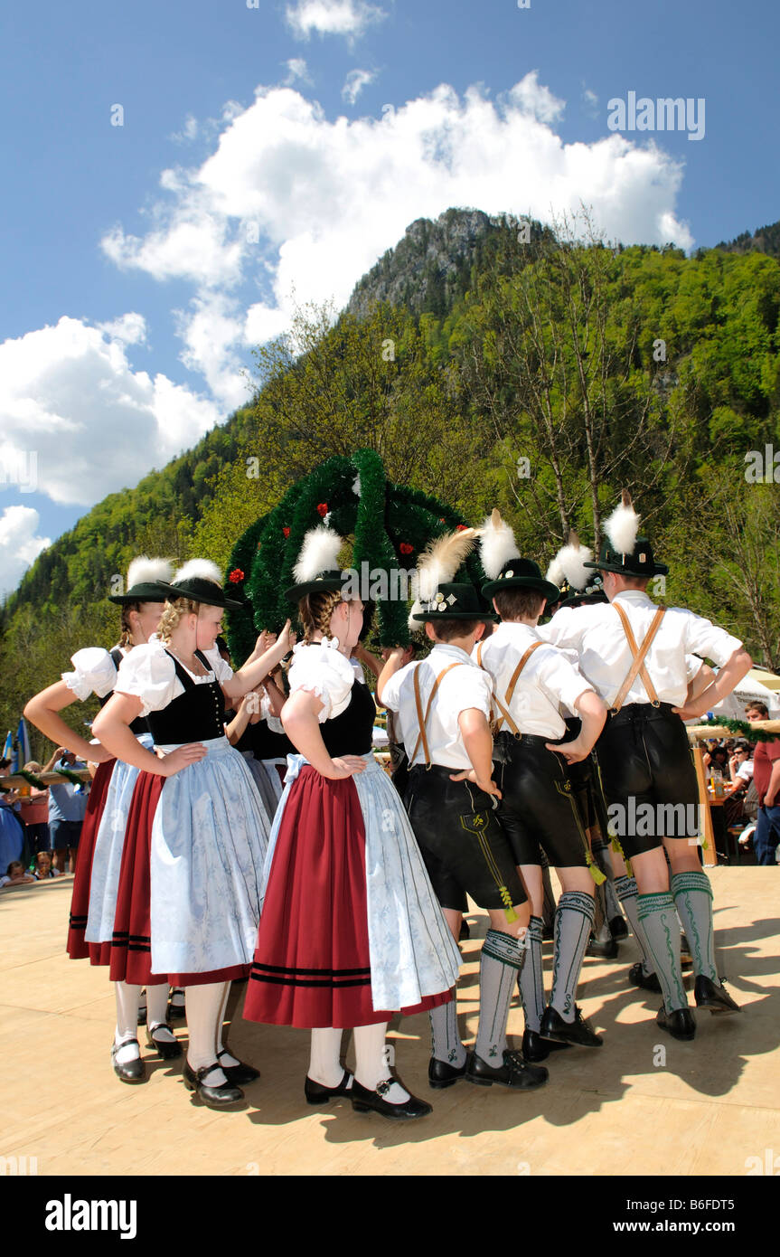 Folk dance in traditional dress, Ruhpolding, Chiemgau, Bavaria, Germany