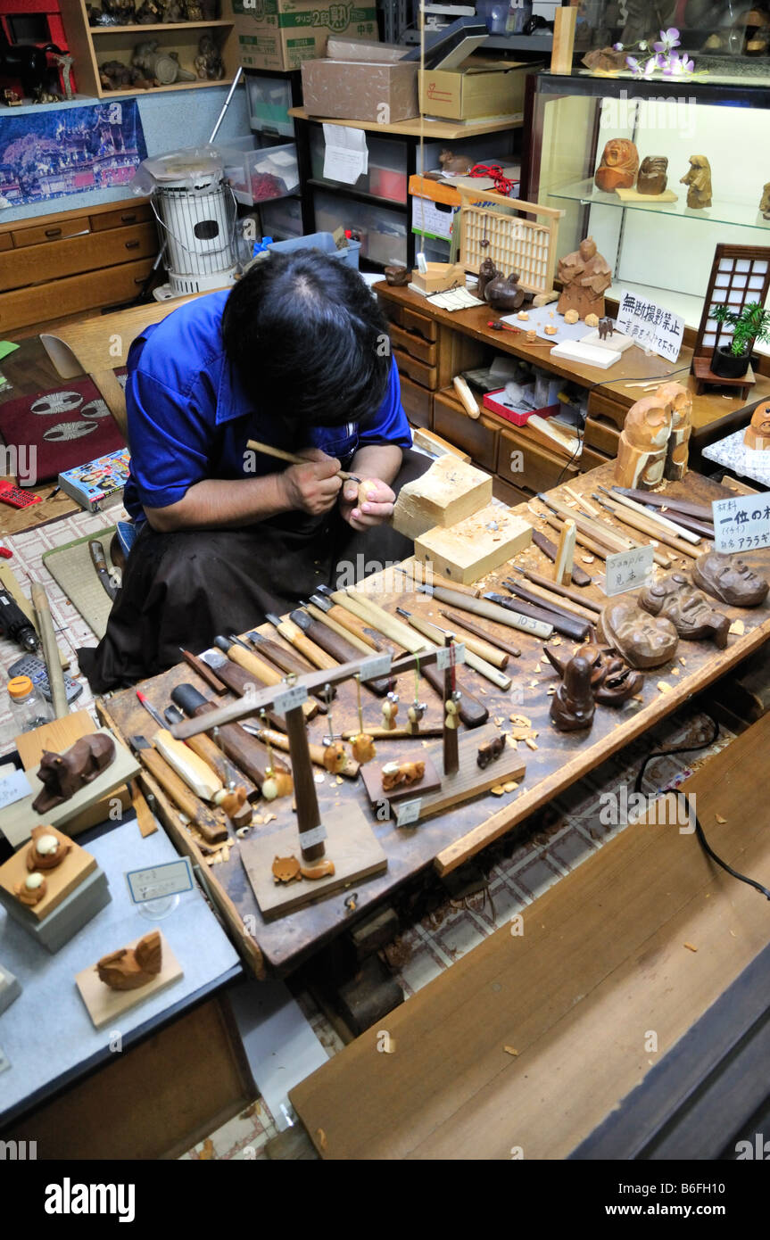 Japanese wood carving hires stock photography and images Alamy
