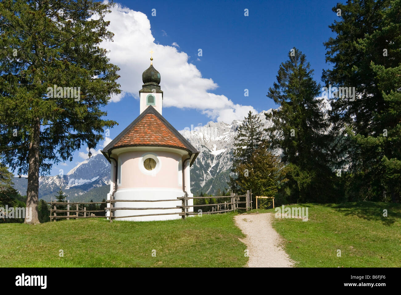 Maria-Koenigin or Queen Maria Chapel, on Lake Lautersee, in front of the Karwendel Mountains, Werdenfelser Land, Upper Bavaria, Stock Photo