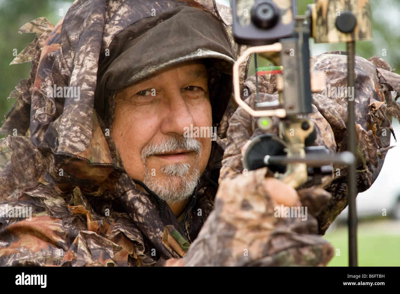 Hunter with bow and arrow hires stock photography and images Alamy