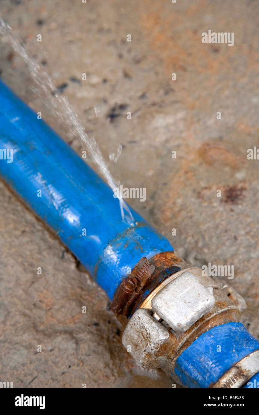 Leaking connector hires stock photography and images Alamy