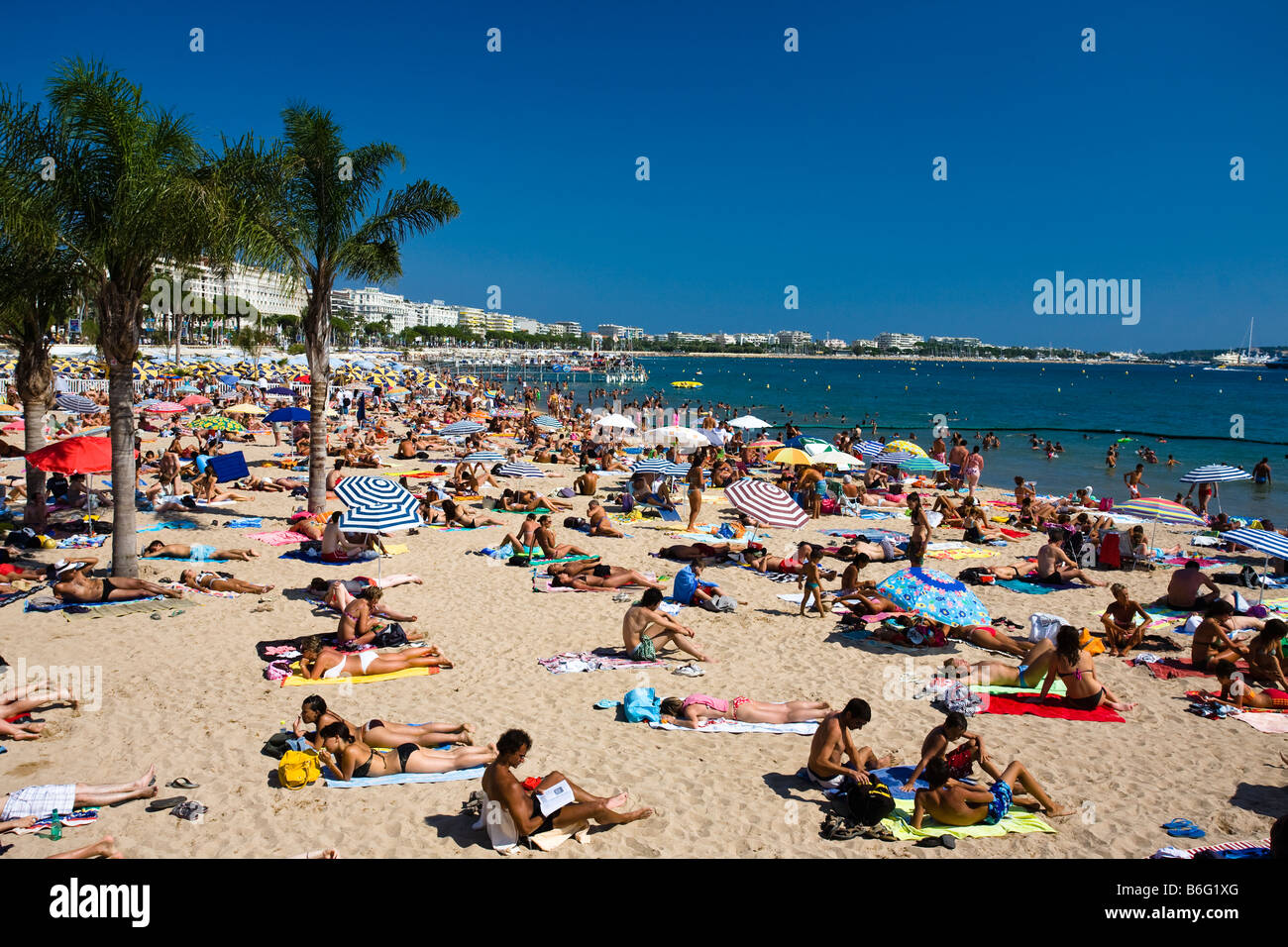 Beach france holiday sunbathing hi-res stock photography and images