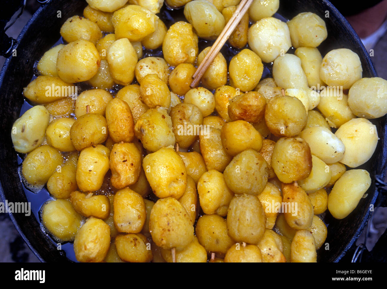 China yunnan kunming street food hi-res stock photography and images ...