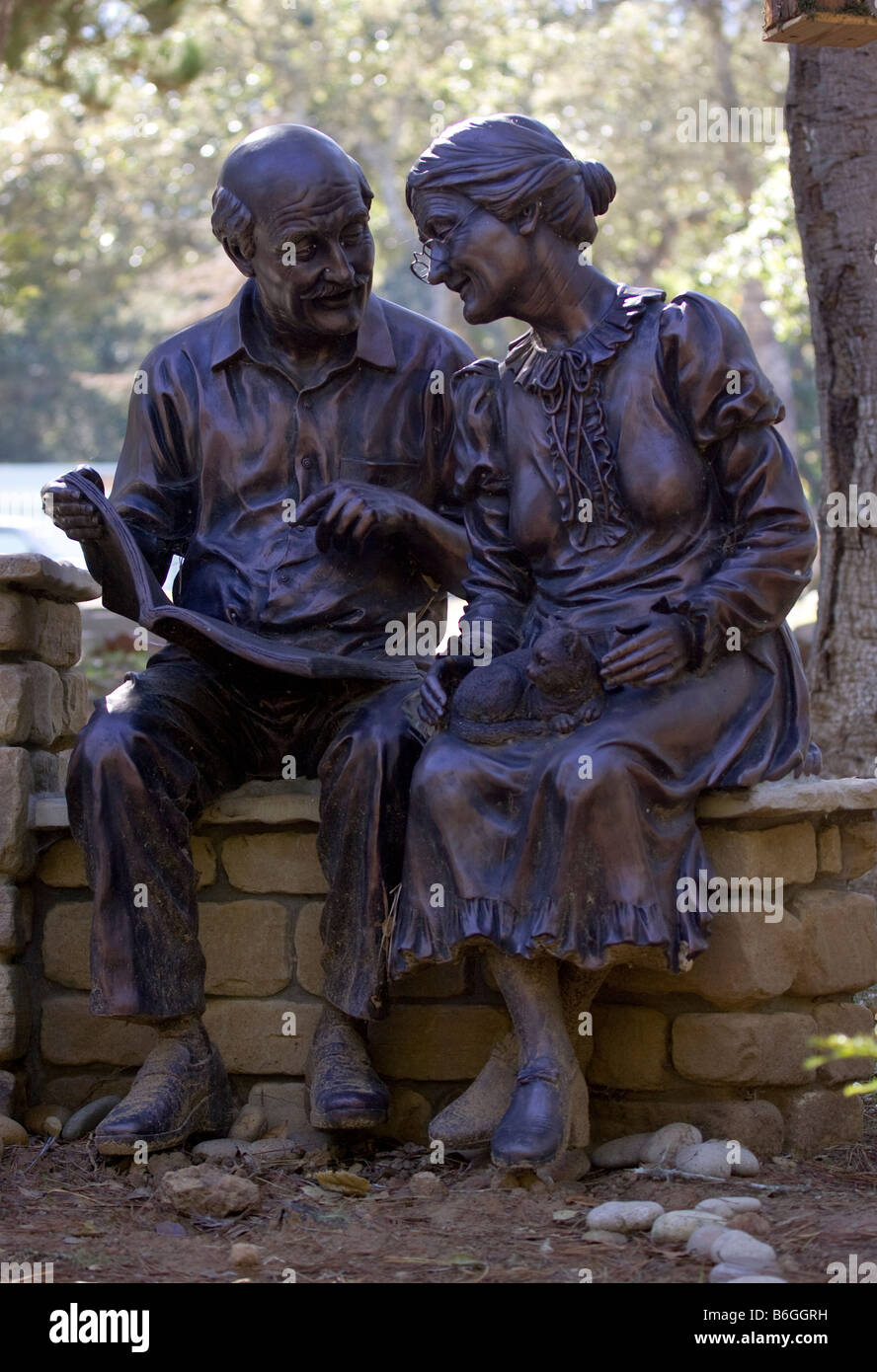 Elderly Couple Statue Stock Photo Alamy