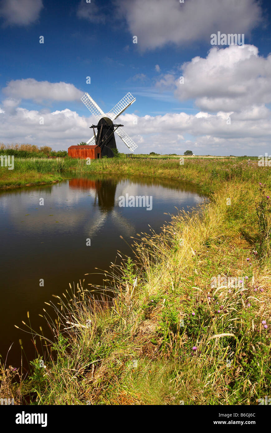Herringfleet Windpump on the Suffolk side of the Norfolk & Suffolk ...