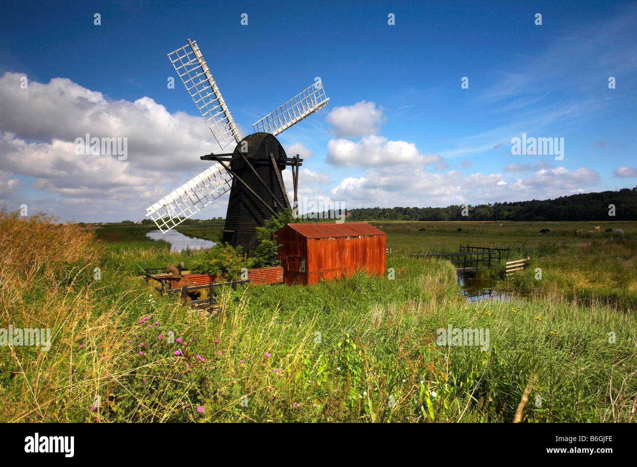 Herringfleet Windpump on the Suffolk side of the Norfolk & Suffolk ...