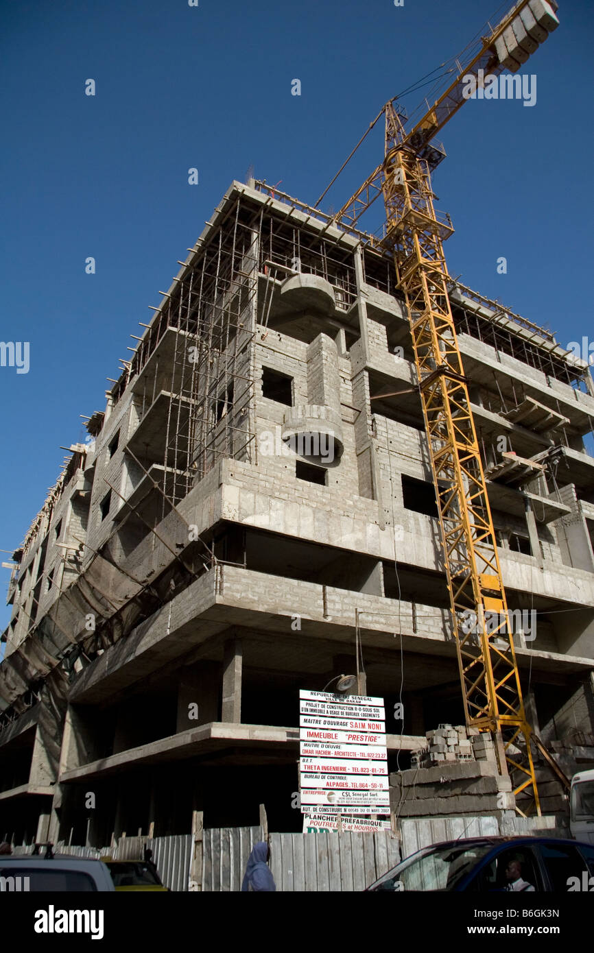 Construction of new office and apartment building in centre of Dakar