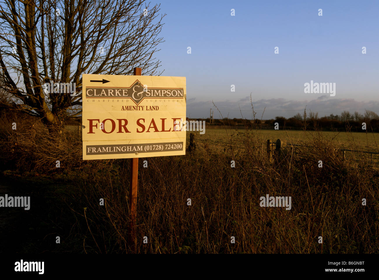 Land for sale sign hires stock photography and images Alamy