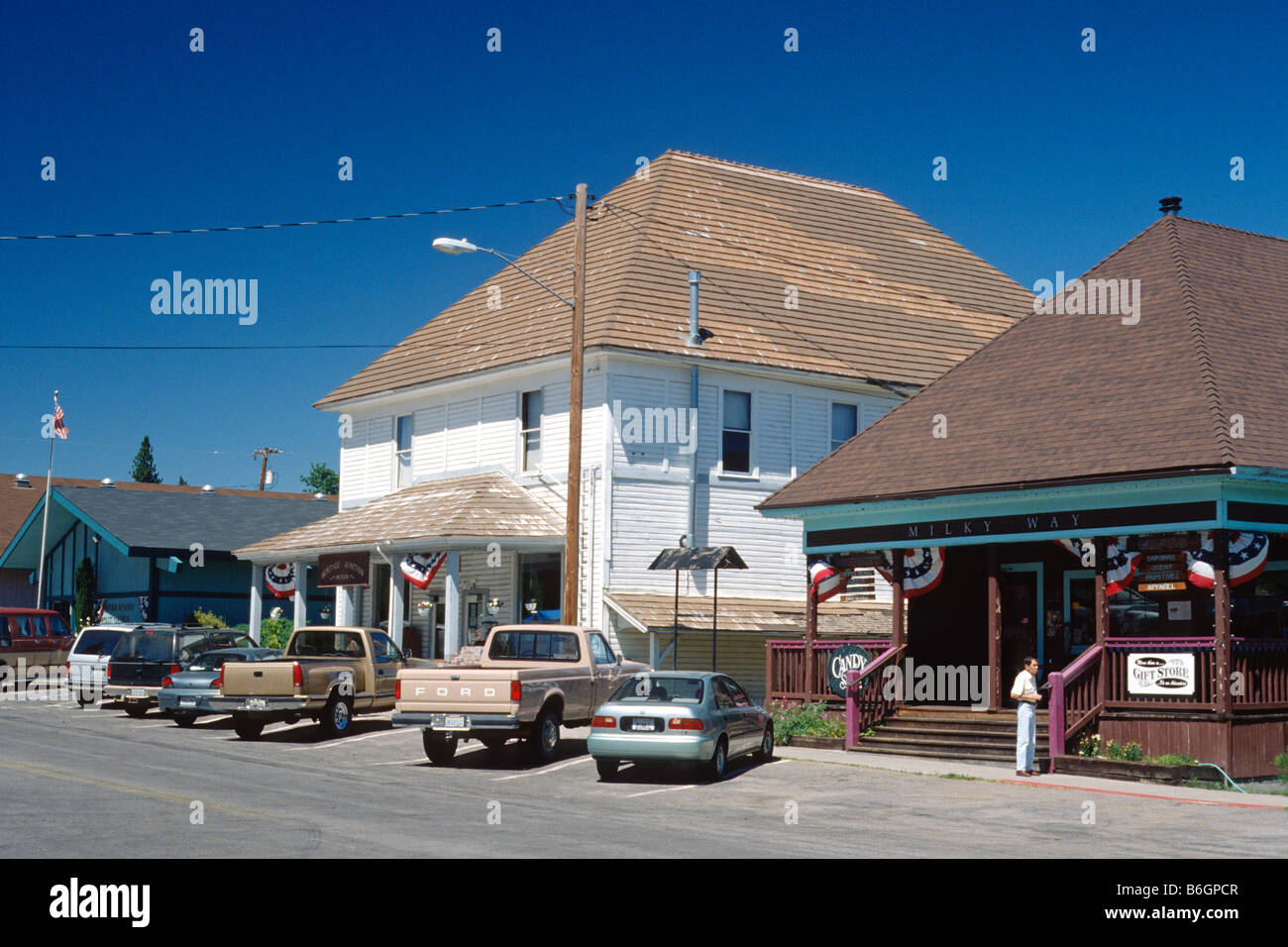Cars parked outside museum and gift store in McCloud, California Stock Photo Alamy