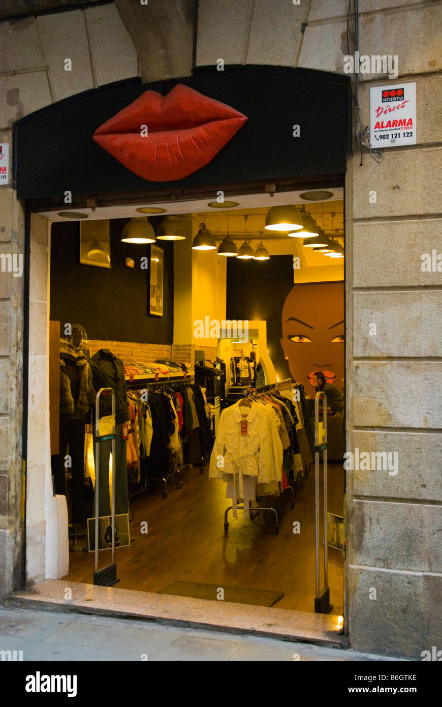 Clothes shop spain hi-res stock photography and images - Page 12 - Alamy