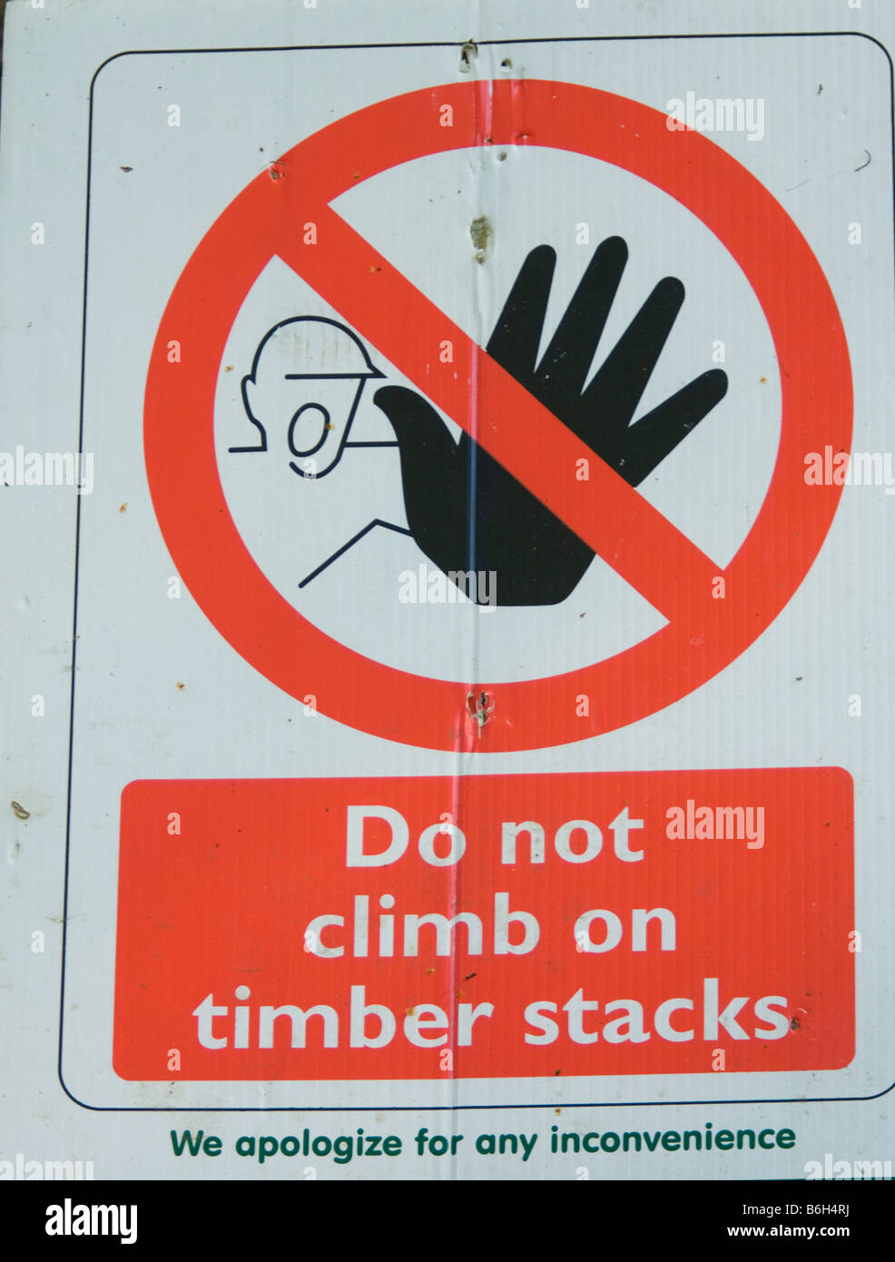 No Timber Sign Do not climb on Timber Stacks Sign Stock Photo - Alamy