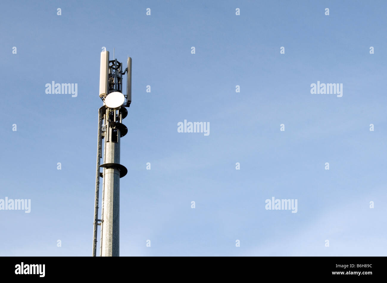 mobile cell phone mast network base station aerial antenna masts phones Stock Photo Alamy