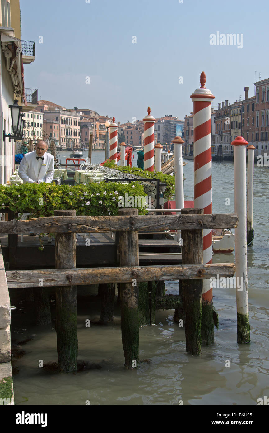 Venice restaurant canal hi-res stock photography and images - Alamy