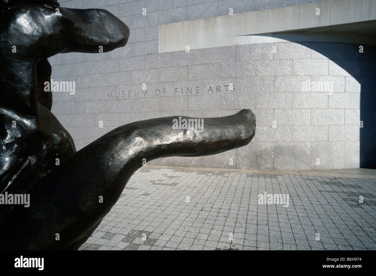Boston USA Willem de Kooning's sculpture Standing Figure (1984) at  entrance to the West Wing of the Boston Museum of Fine Arts Stock Photo