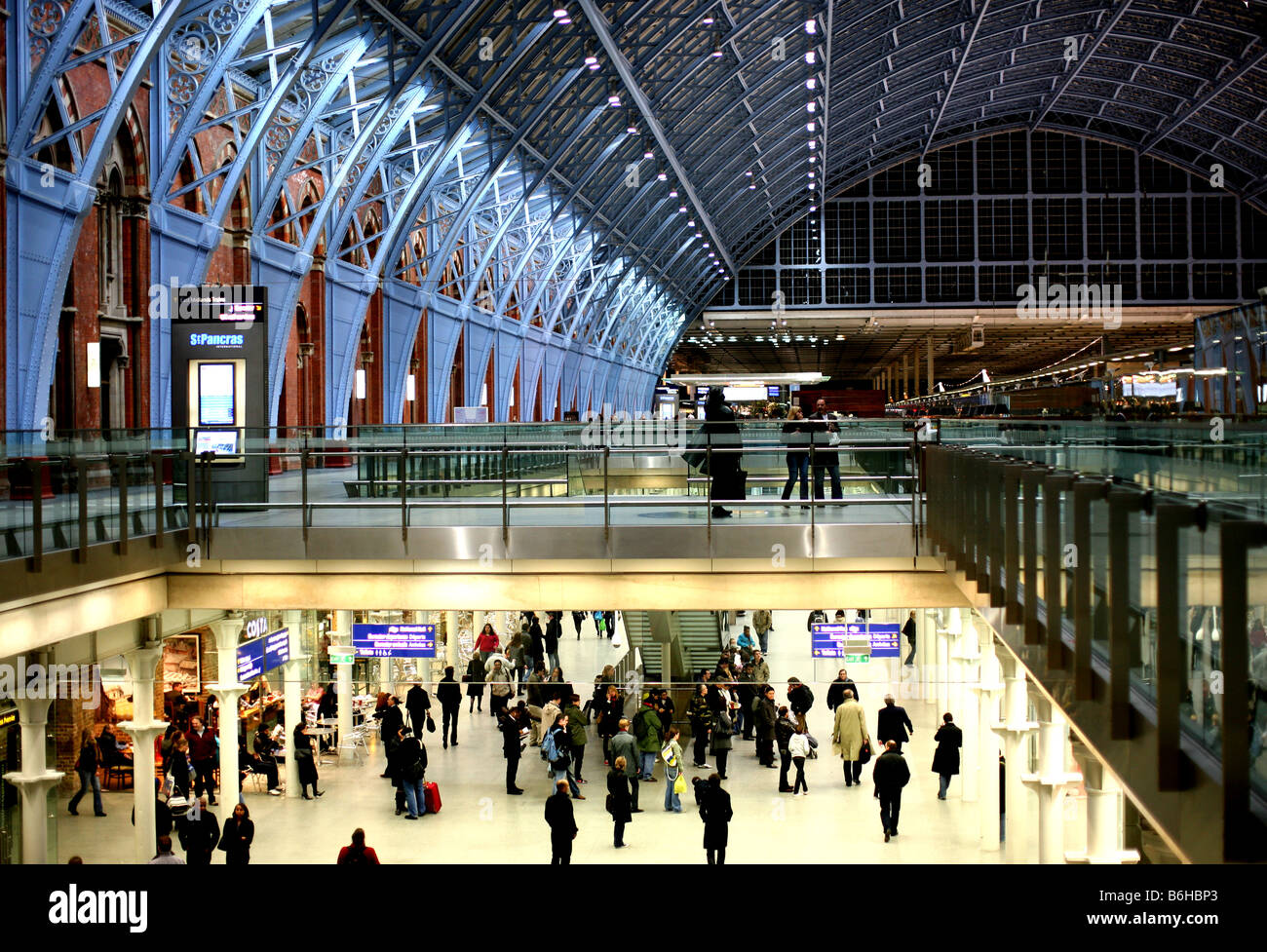 St pancras station at night hires stock photography and images Alamy