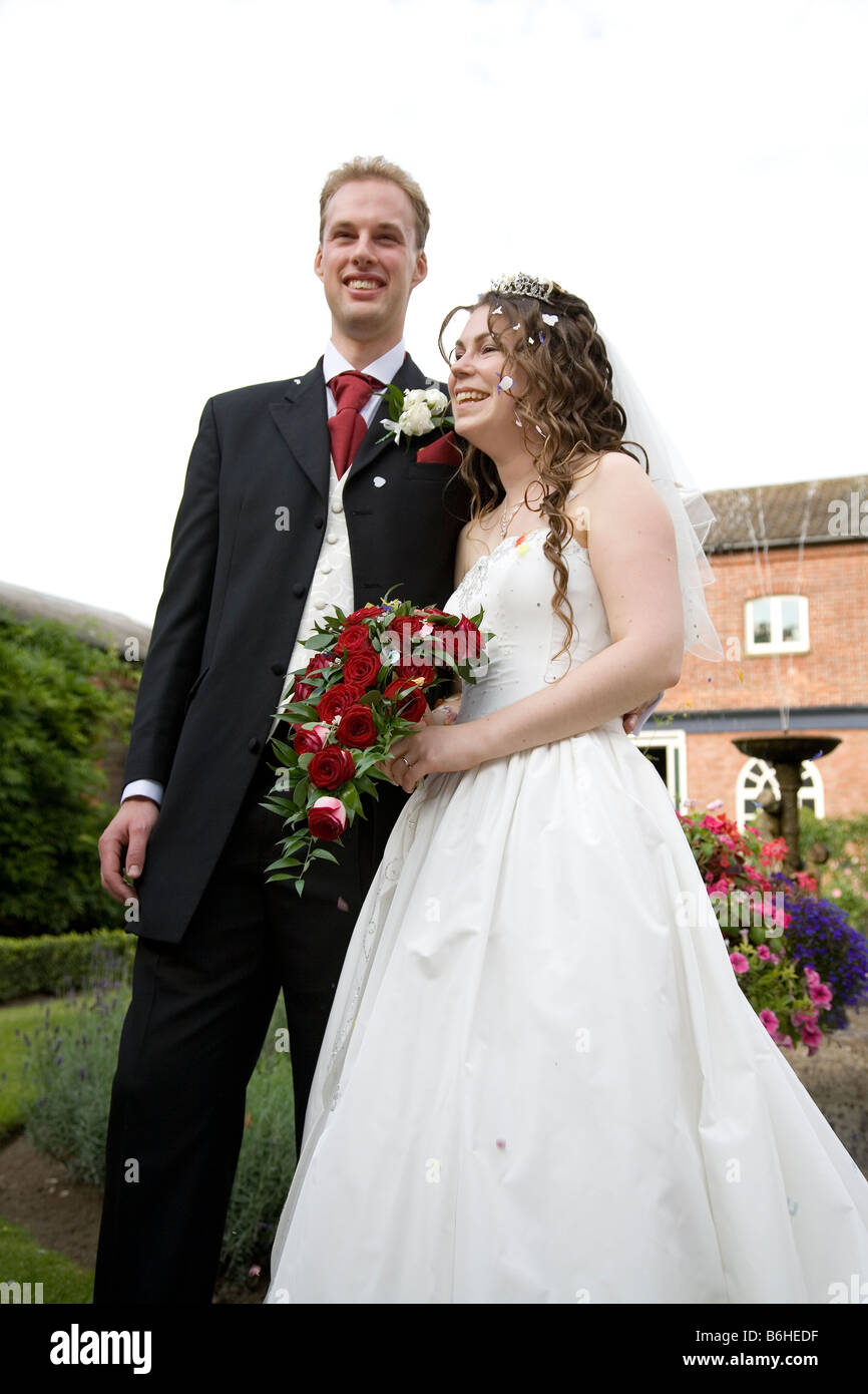 Happy wedding couple Stock Photo - Alamy