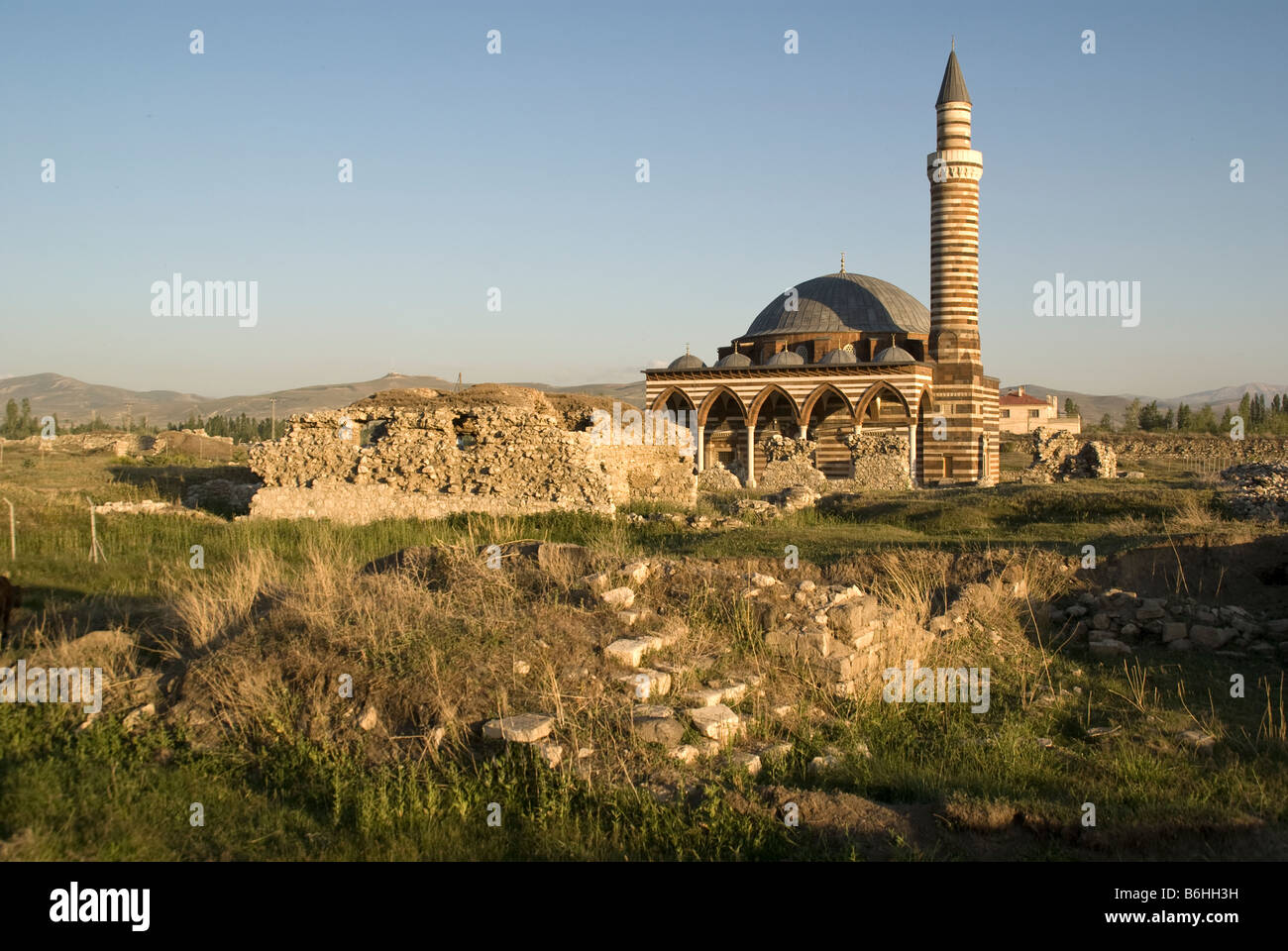 Old Van's Kaya Celebi Mosque with city ruins Stock Photo