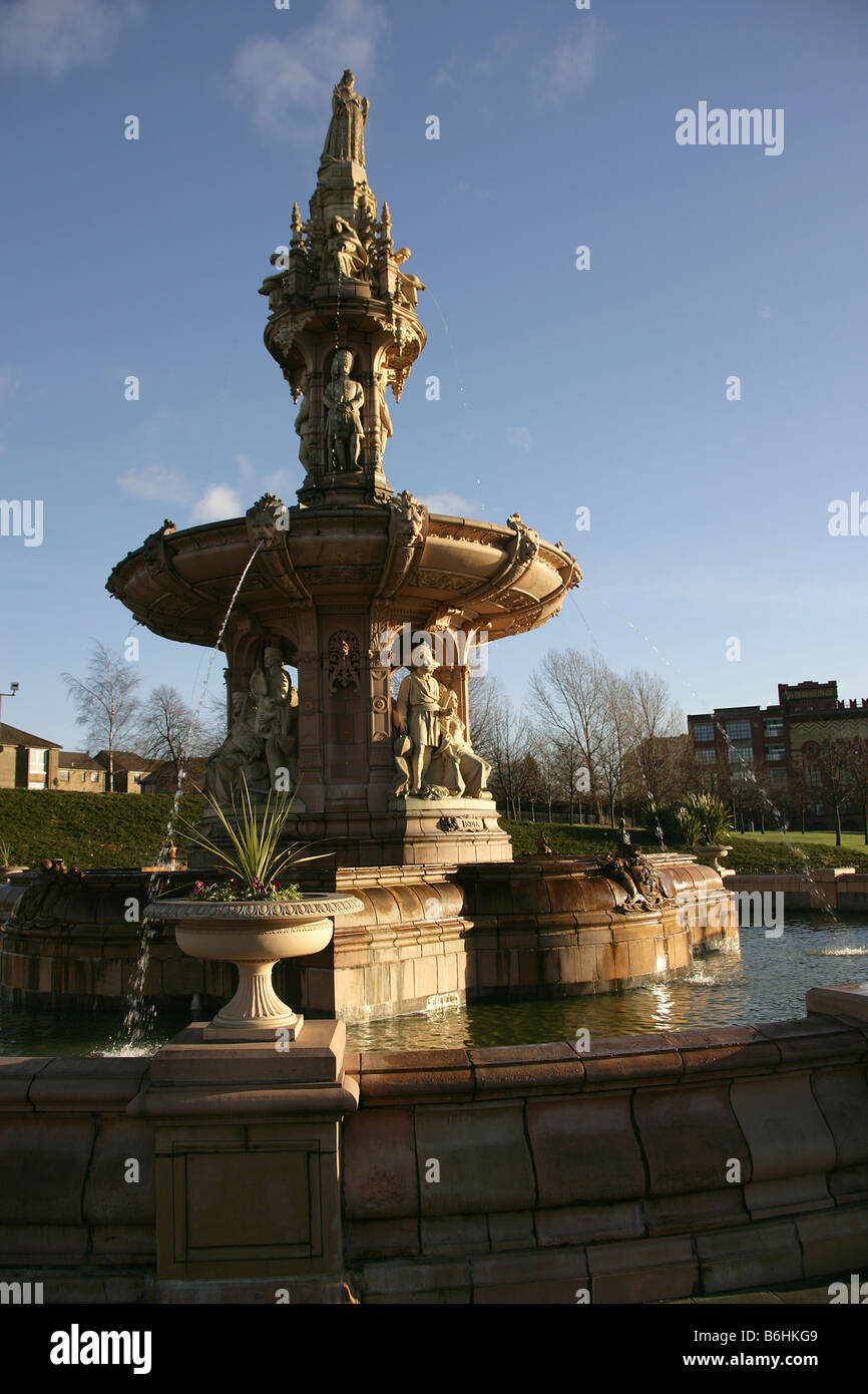 City of Glasgow, Scotland. The Arthur Pearce designed Doulton Fountain at Glasgow Green. Stock Photo