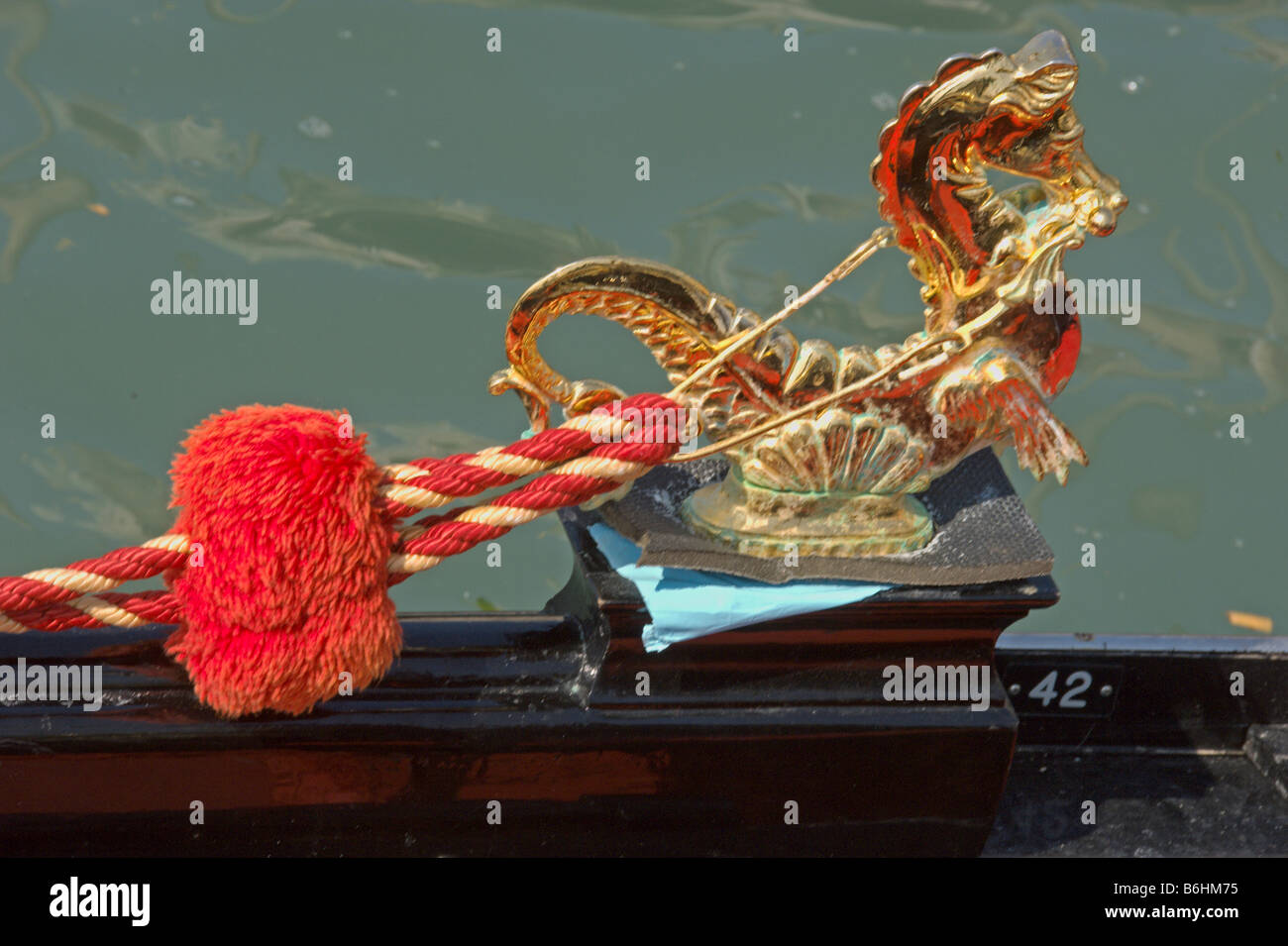 With gondola prow hi-res stock photography and images - Alamy