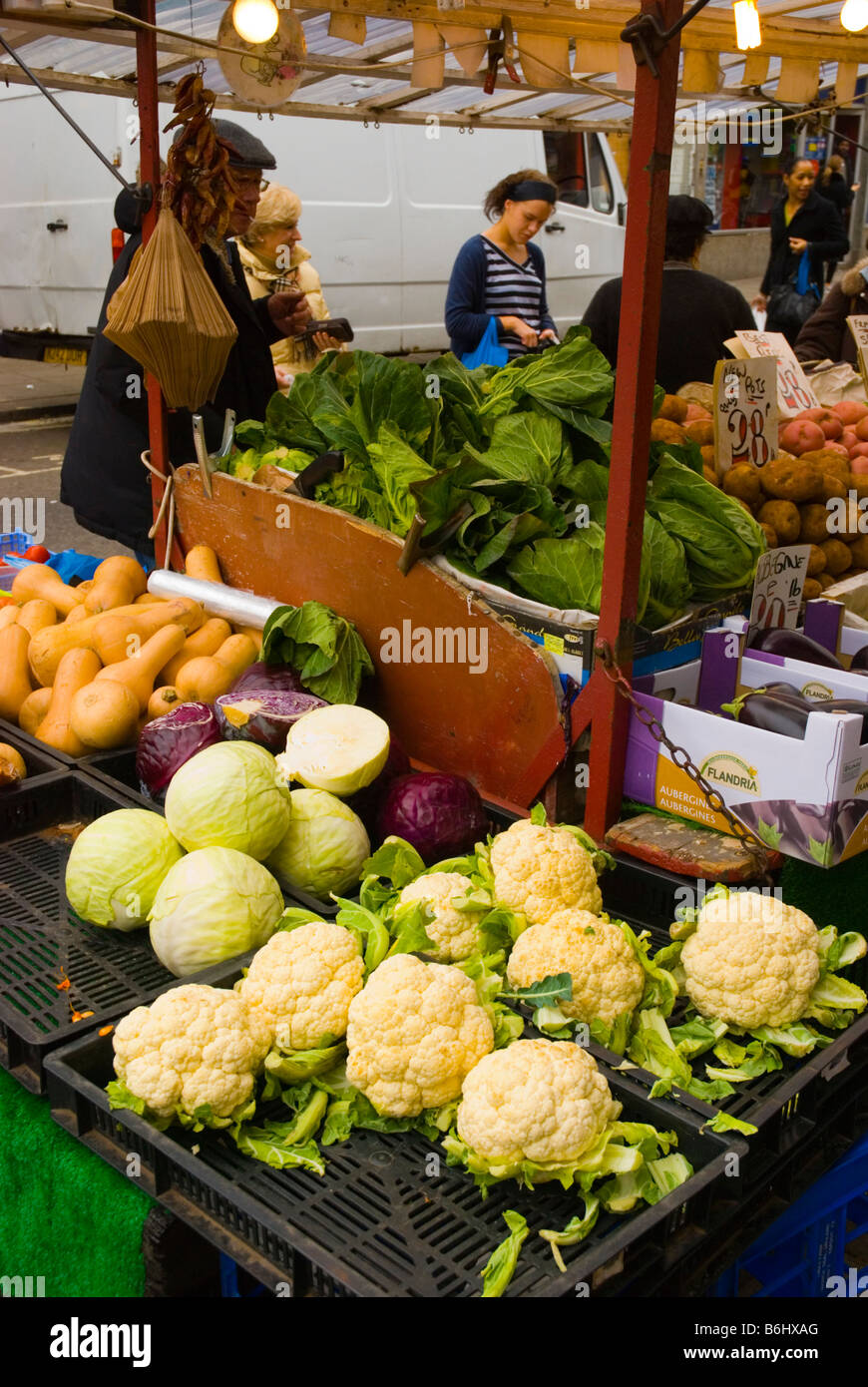 Vegetable market uk hires stock photography and images Alamy