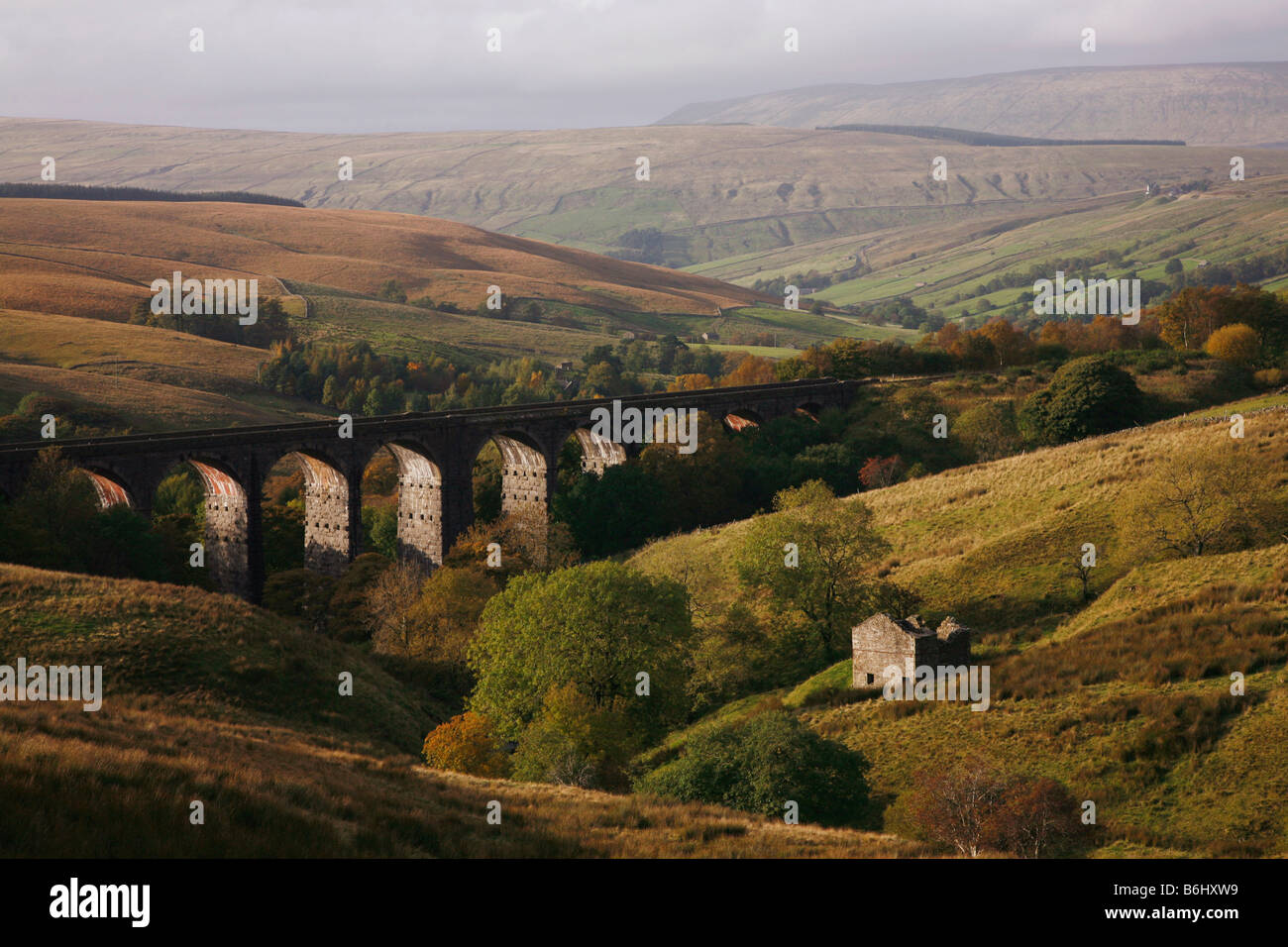 Roadside view of Dent Head Viaduct on the Settle and Carlisle Railway near the Cumbrian village of Cowgill Stock Photo
