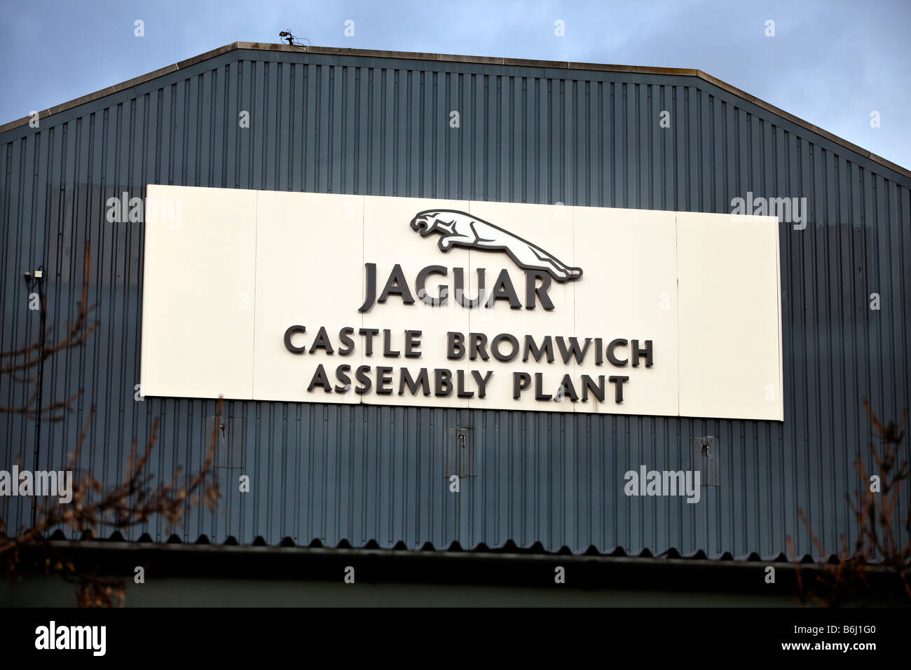 Jaguar cars assembly plant, castle bromwich, west midlands, england, uk