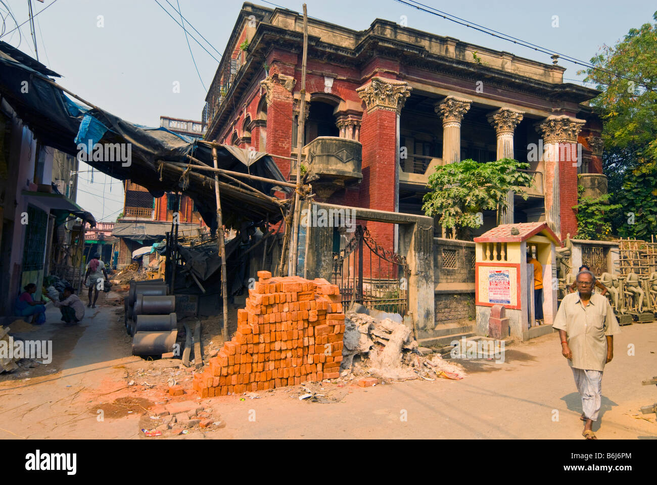 Street scene in Kumortuli, Kolkata, India Stock Photo