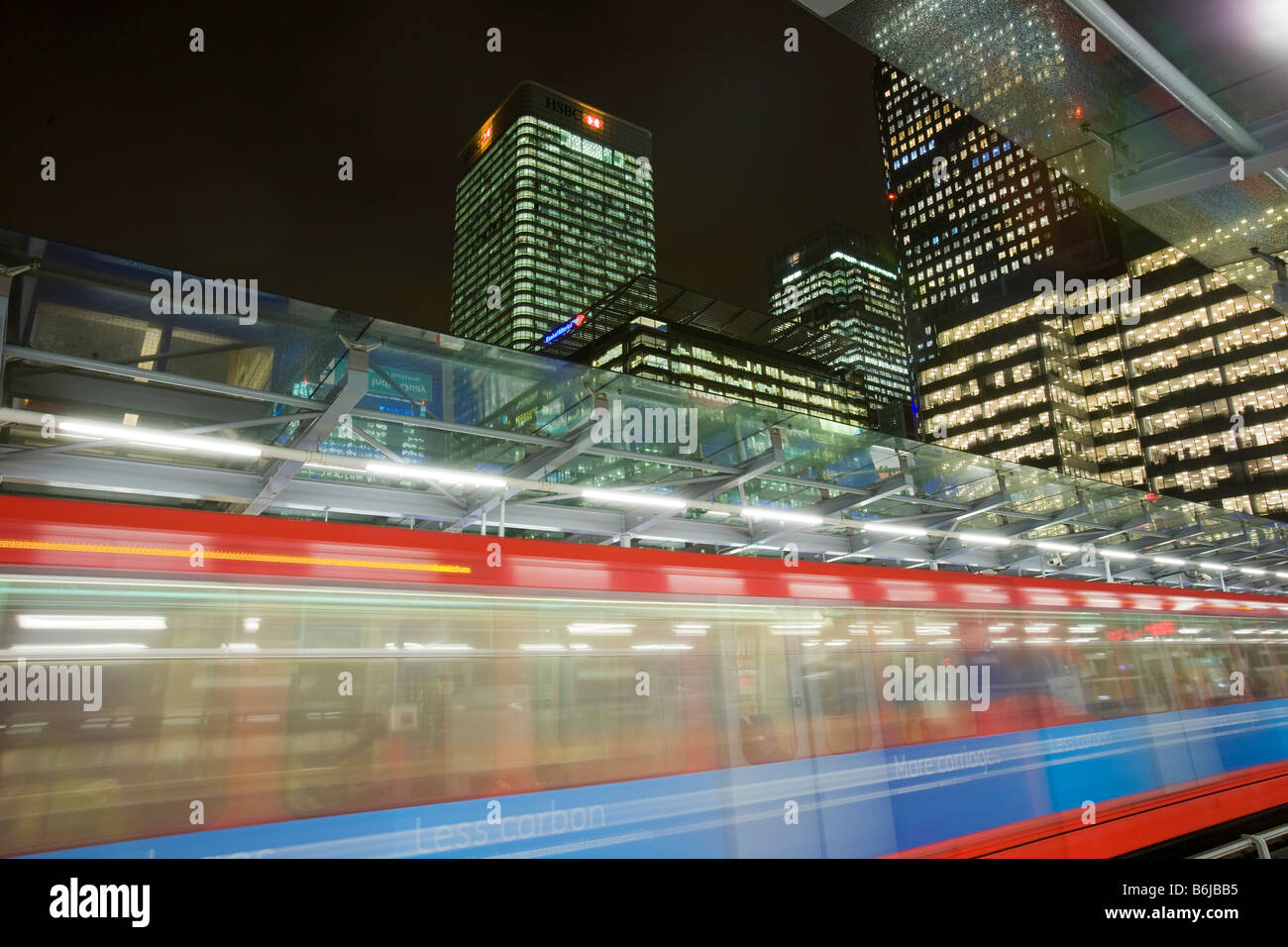 London night motion canary wharf hi-res stock photography and images ...