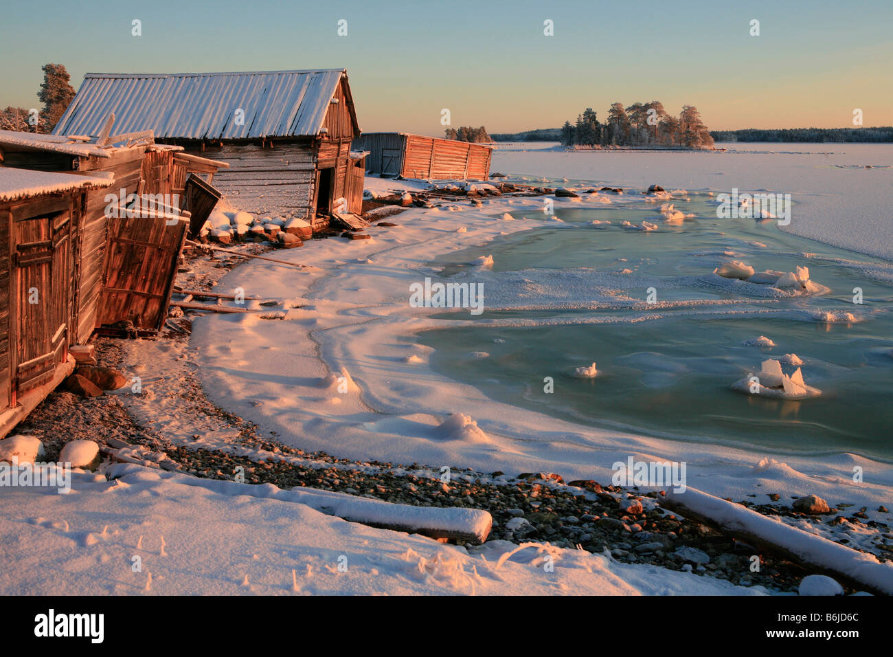 Small quiet fishing village on the shores of the White Sea in Karelia, Russia Stock Photo