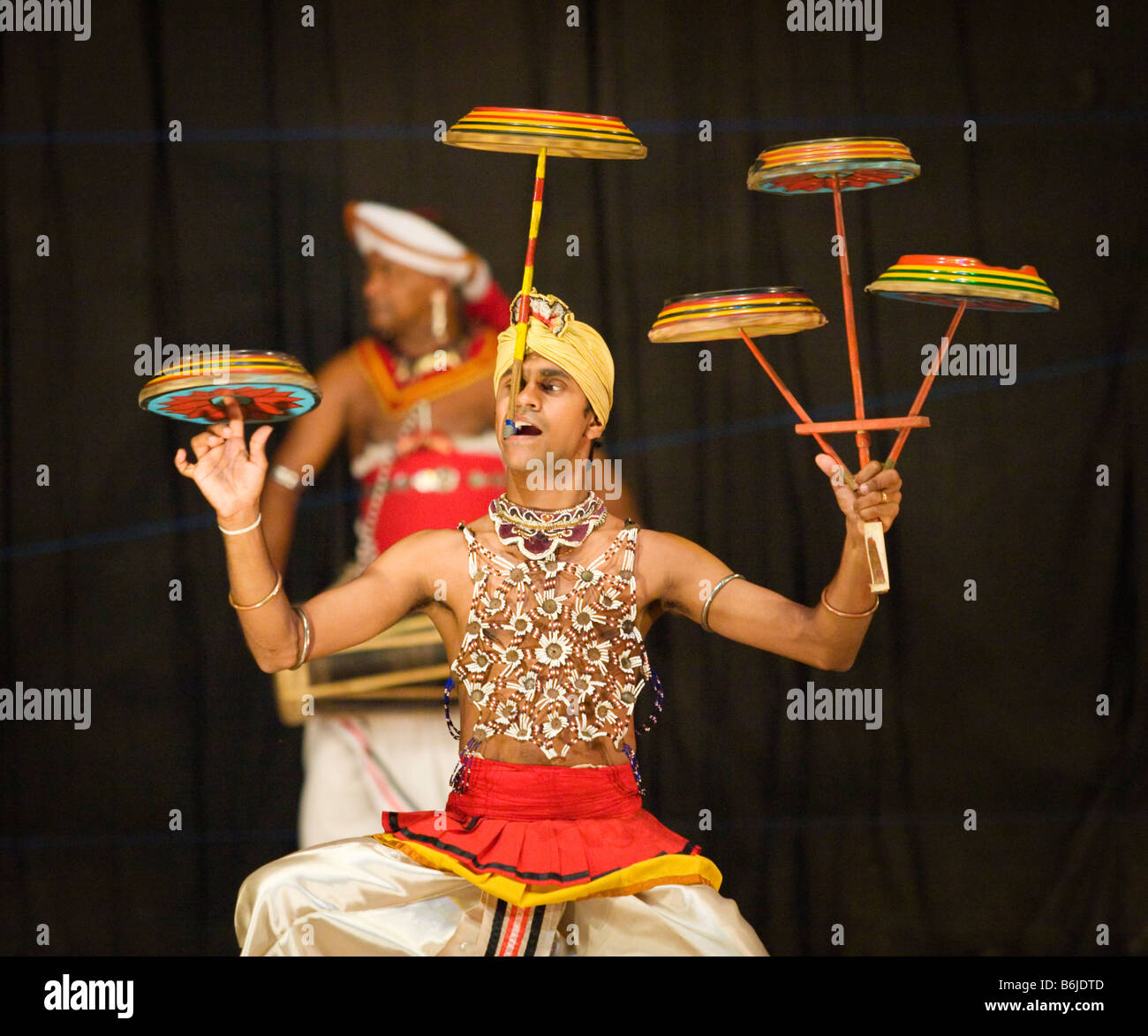 The spinning plates hi-res stock photography and images - Alamy