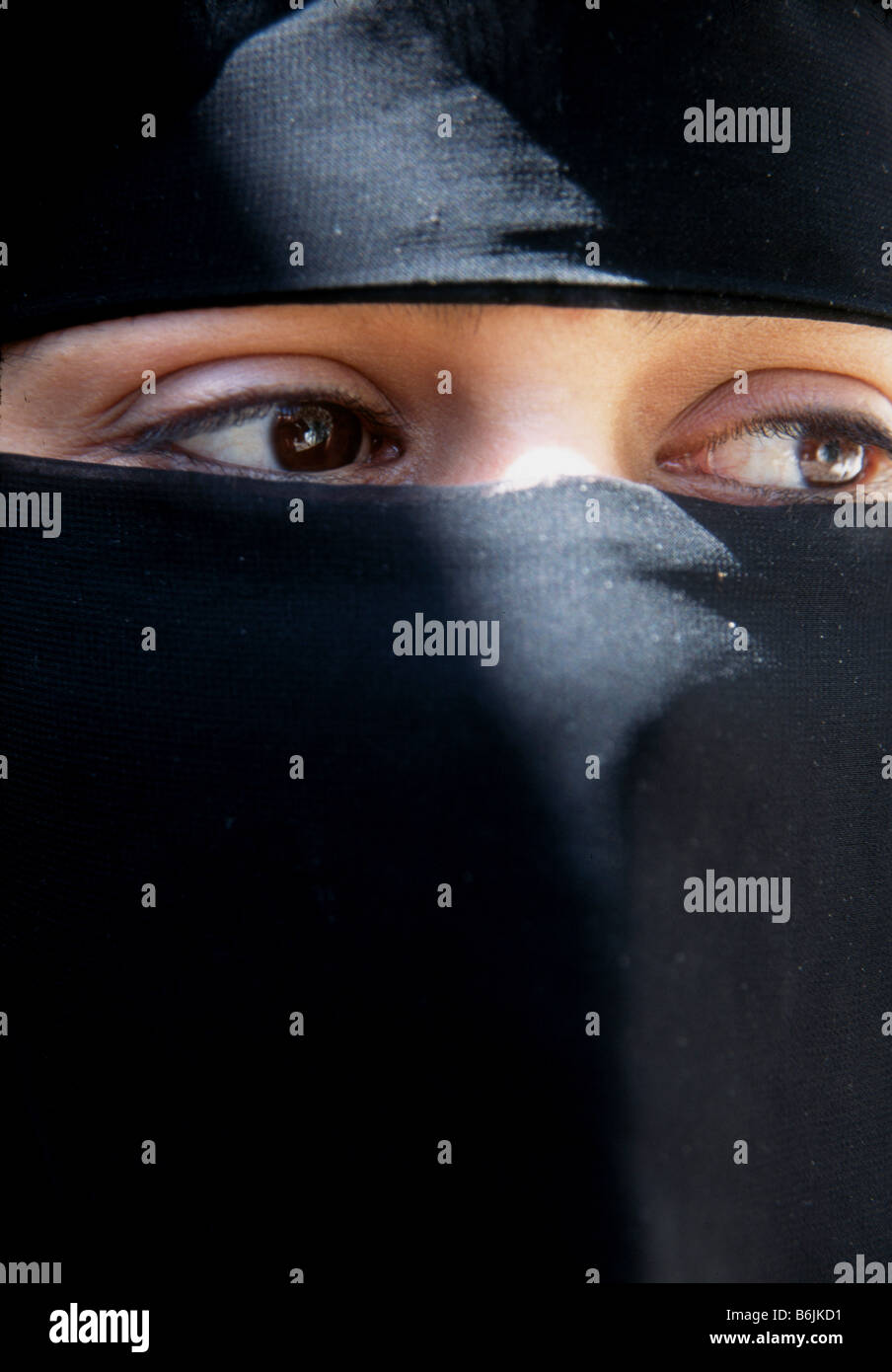 Veiled Model Yemen, Sana'a, Close-up of the eyes of a veiled Yemeni woman through ...