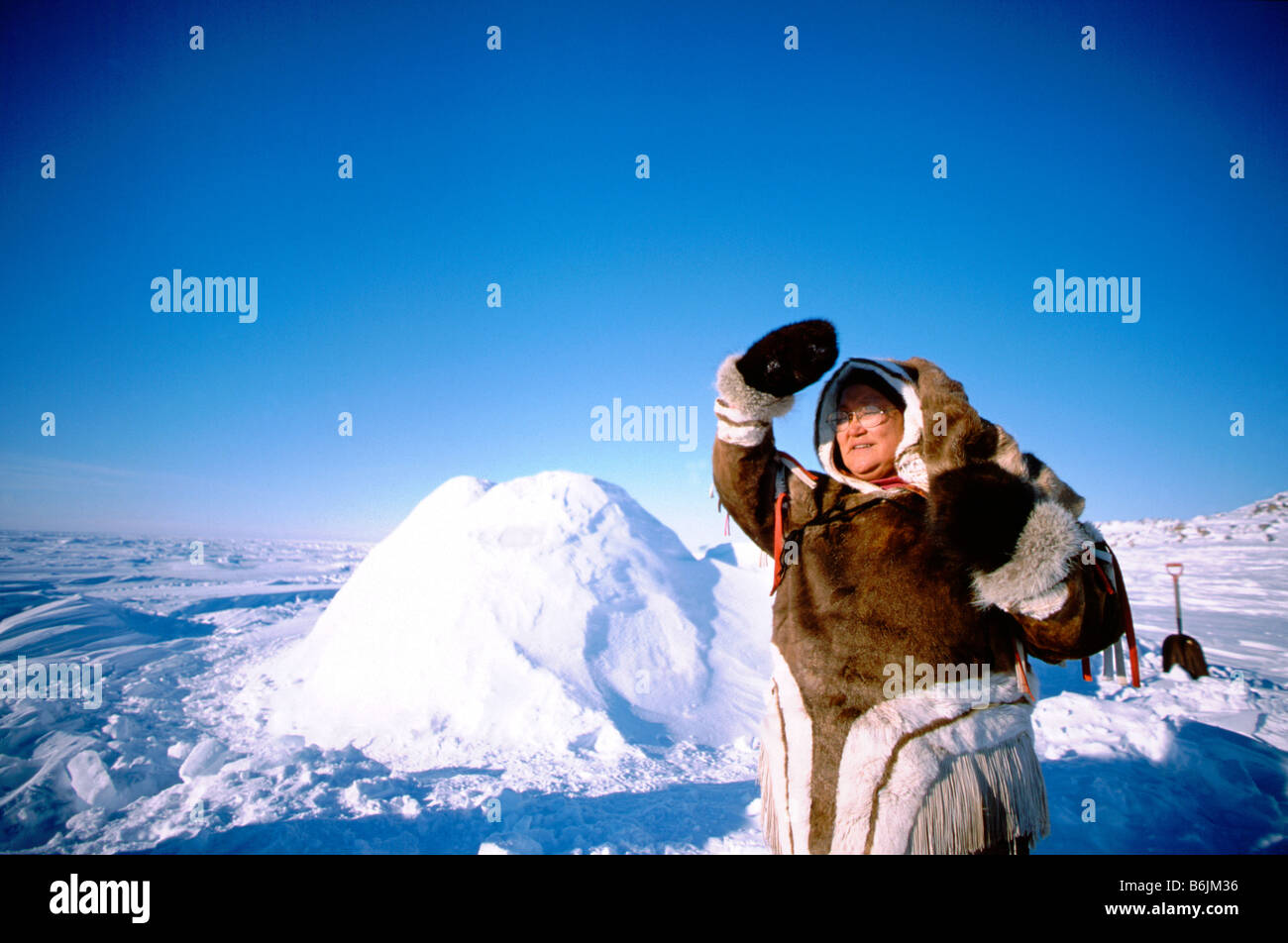 Inuit people arctic attire hi-res stock photography and images - Alamy