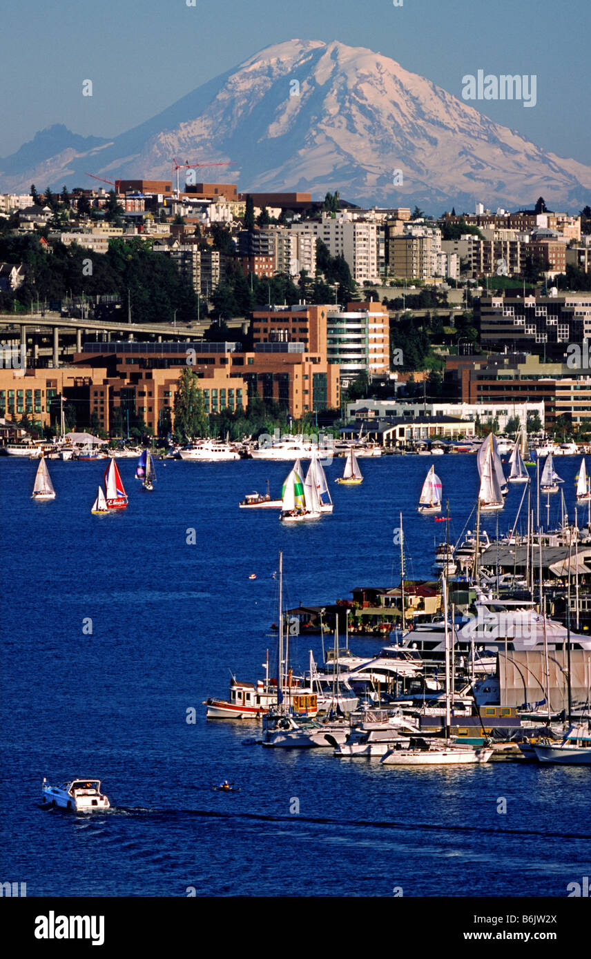 USA, Washington, Seattle. Summer cityscape features Lake Union