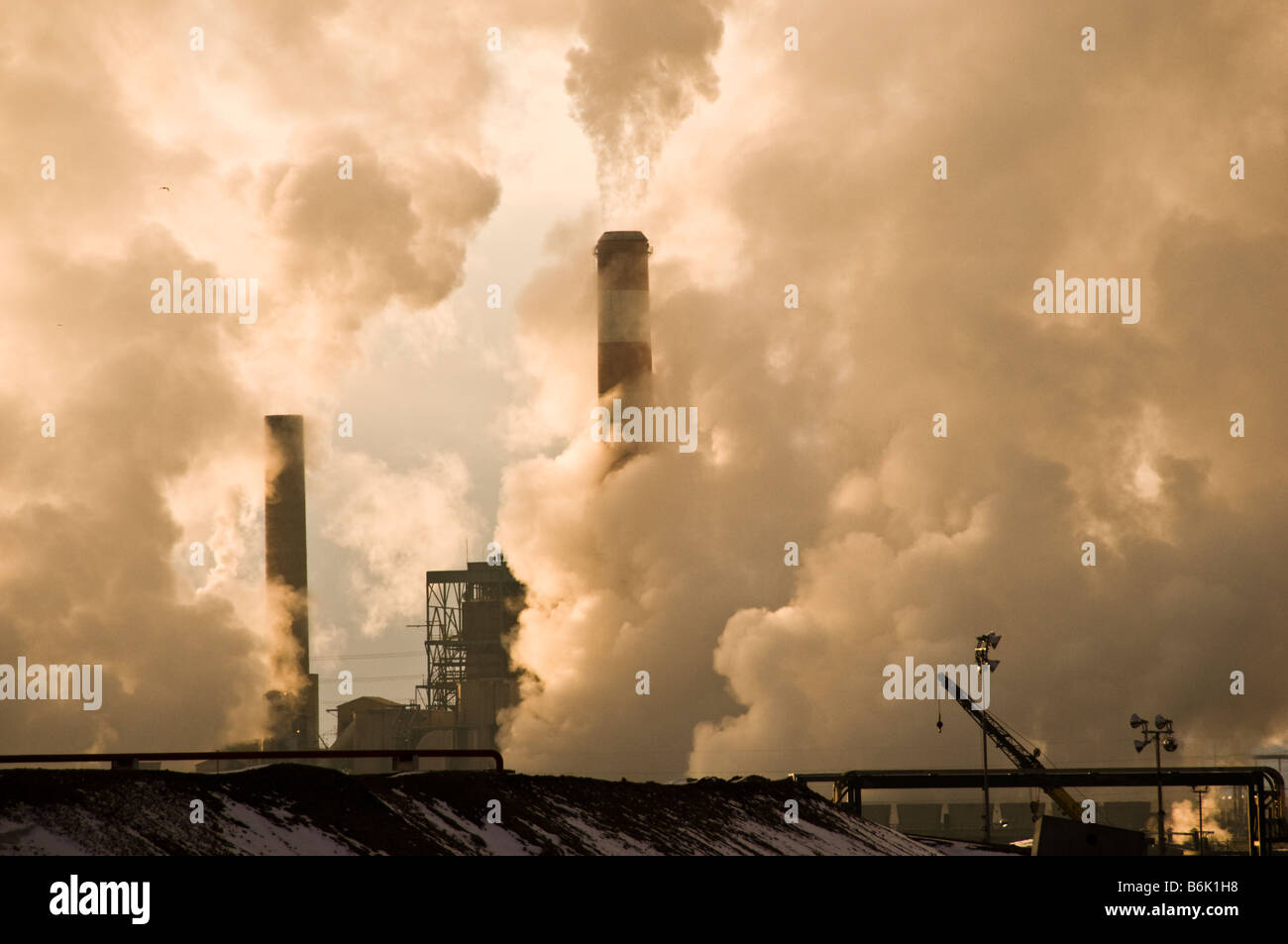 Burning fossil fuels hires stock photography and images Alamy