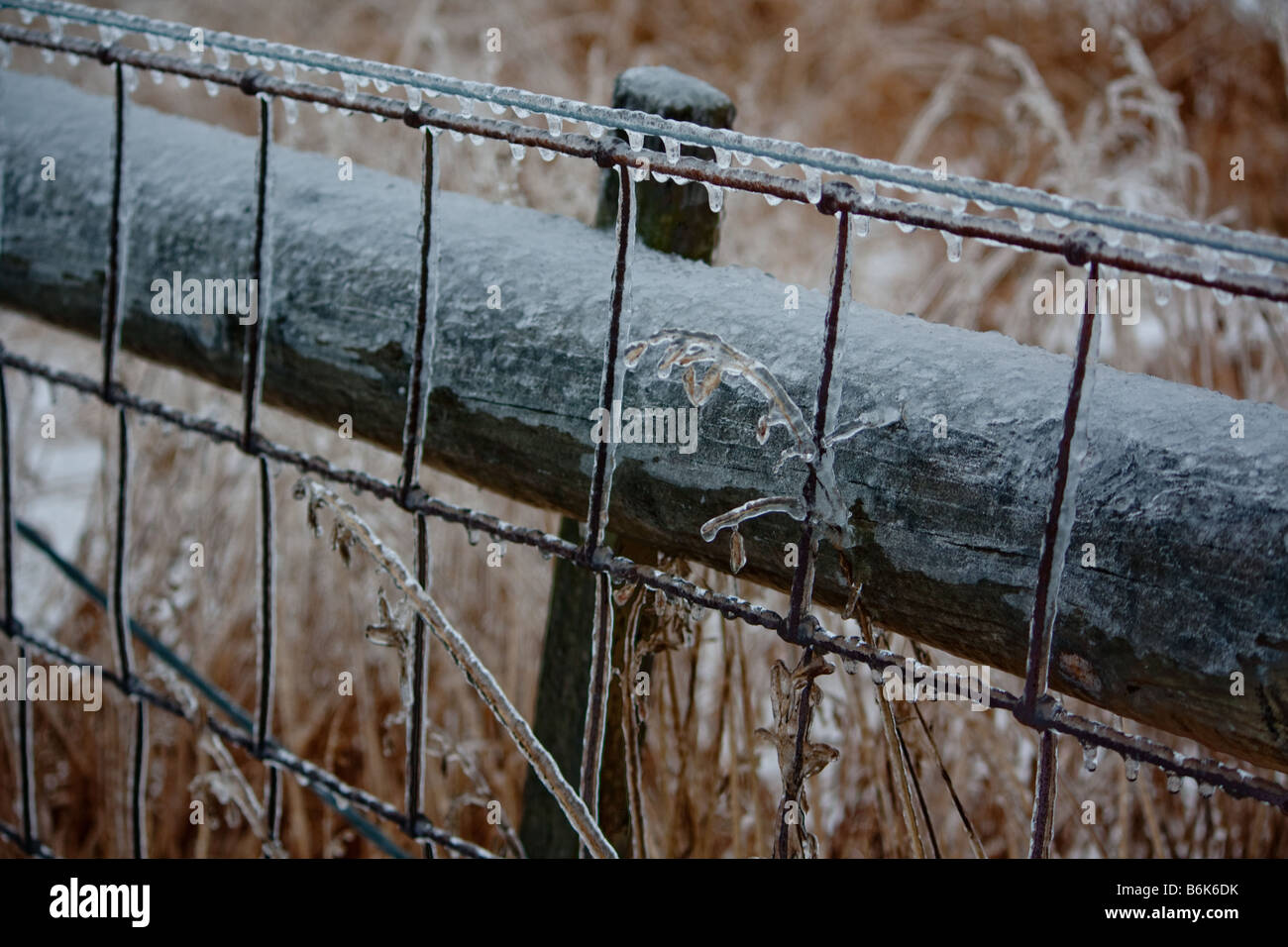 Field fence storm hi-res stock photography and images - Alamy