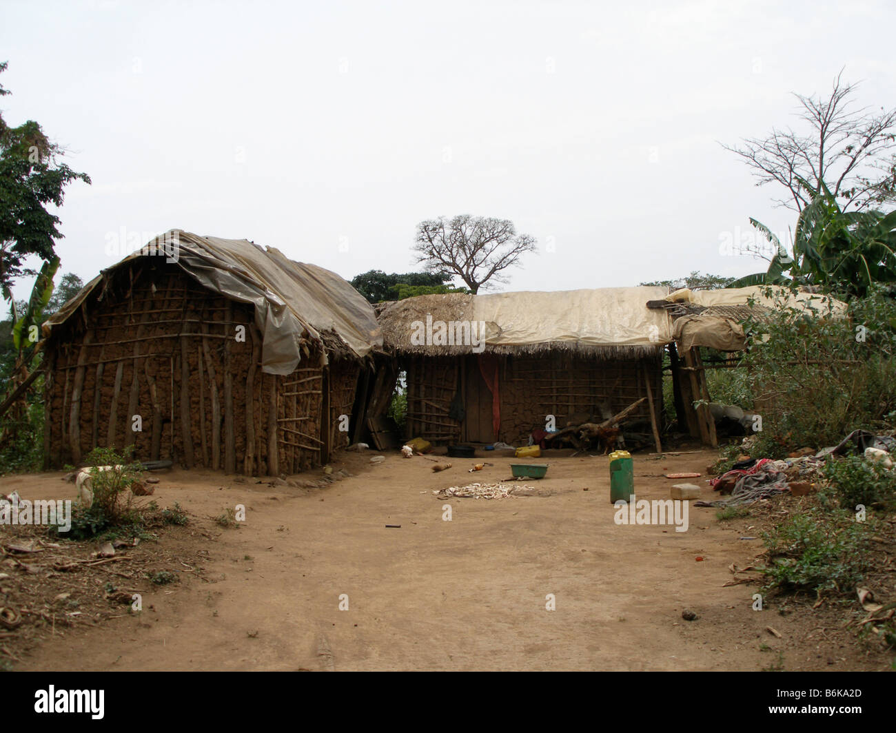 Typical low income rural mud and wattle housing in Uganda Stock Photo