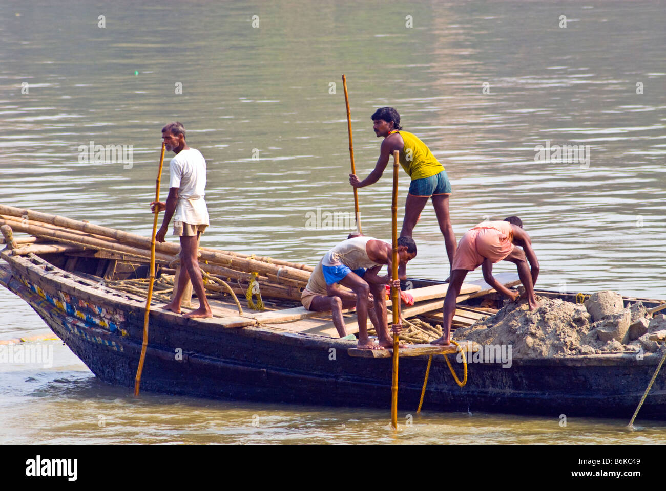 Working afloat hi-res stock photography and images - Alamy