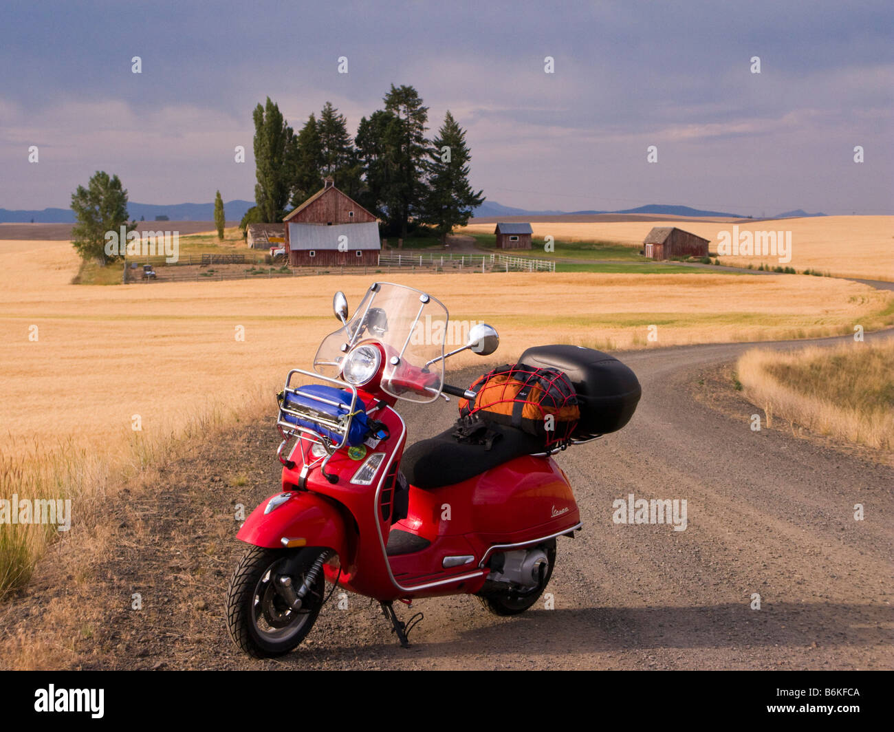 Vespa piaggio scooter scooters hi-res stock photography and images